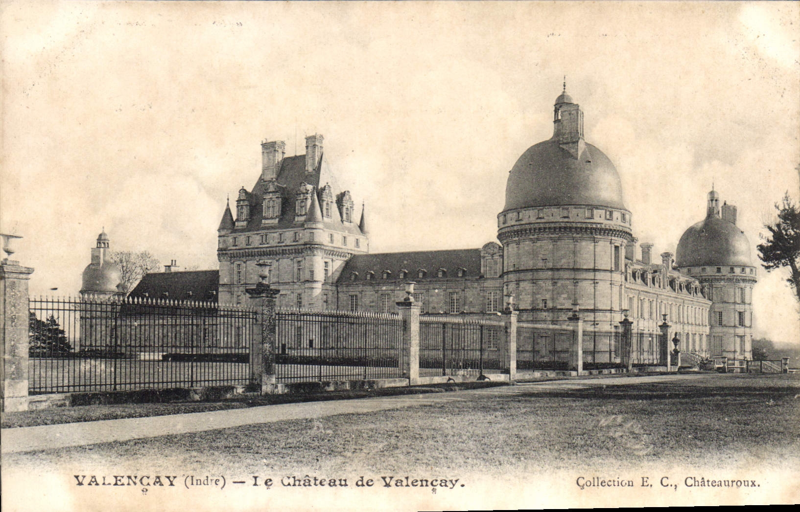 CPA Valencay Indre le chateau de Valencay