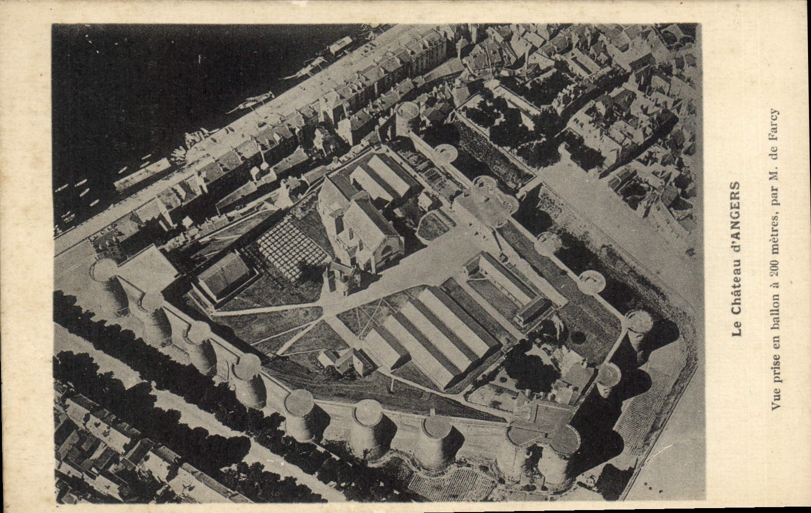 CPA Le chateau d'Angers vue prise en Hallon par M de Farcy 