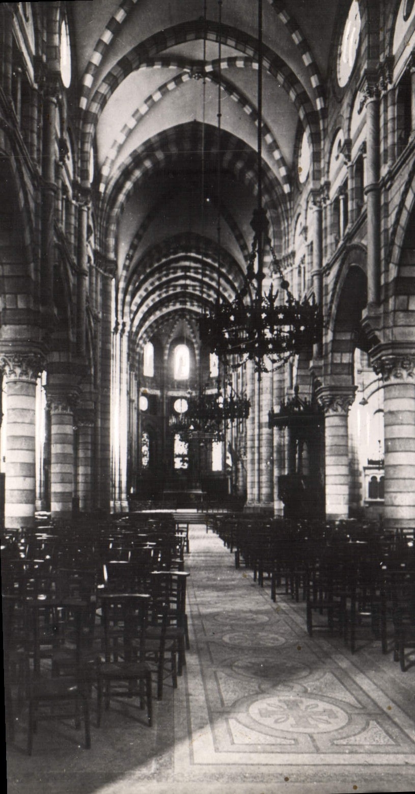 CPA Les Alpes Gap Interieur de la Cathedrale
