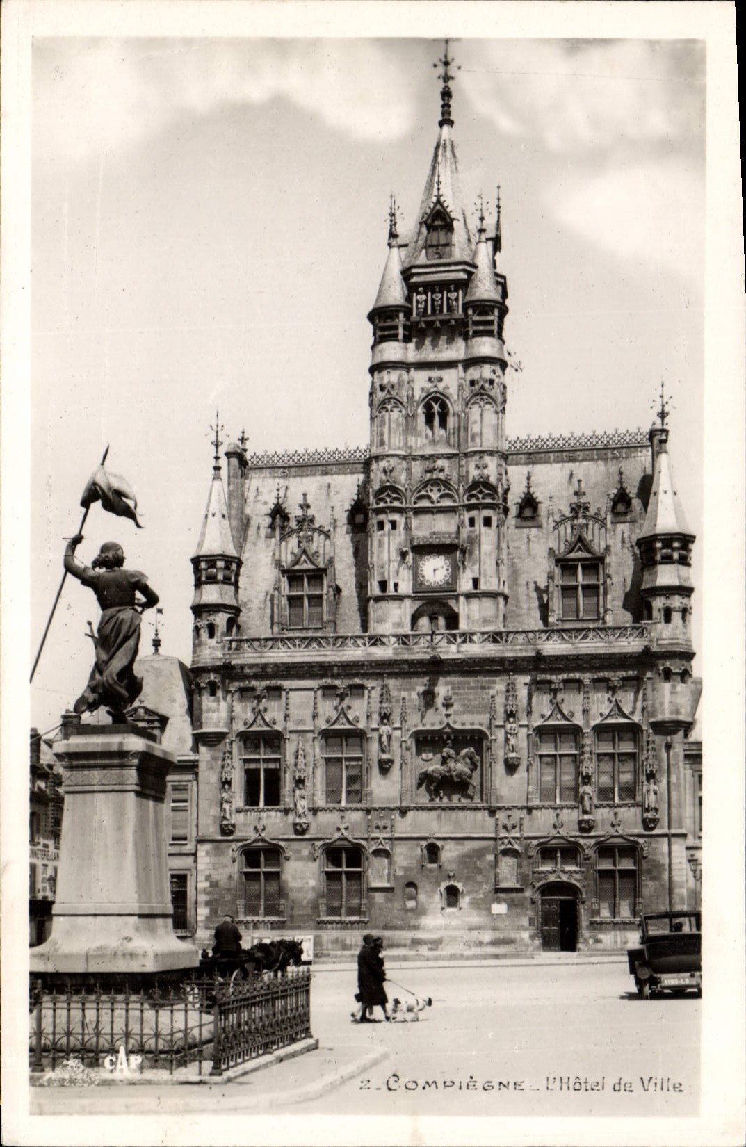 CPA Compiegne l'hotel de Ville 