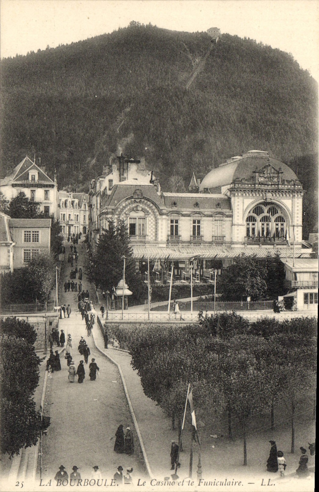 CPA La Bourboule le Casino et le Funiculaire