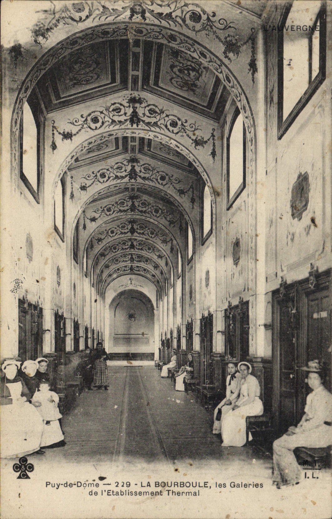 CPA Puy de Dome La Bourboule les Galeries de l'Etablissement Thermal