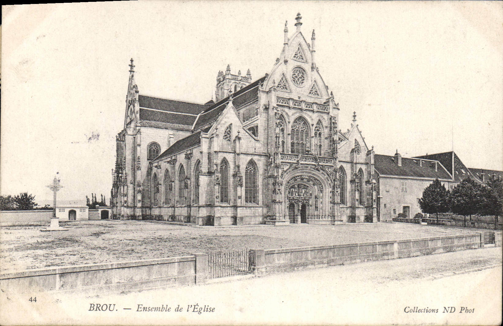 CPA Brou Ensemble de l'eglise 
