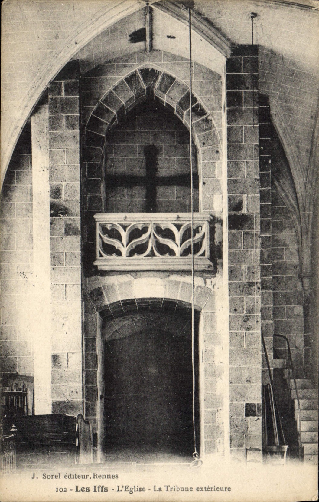 CPA Les Iffs l'eglise la Tribune exterieure