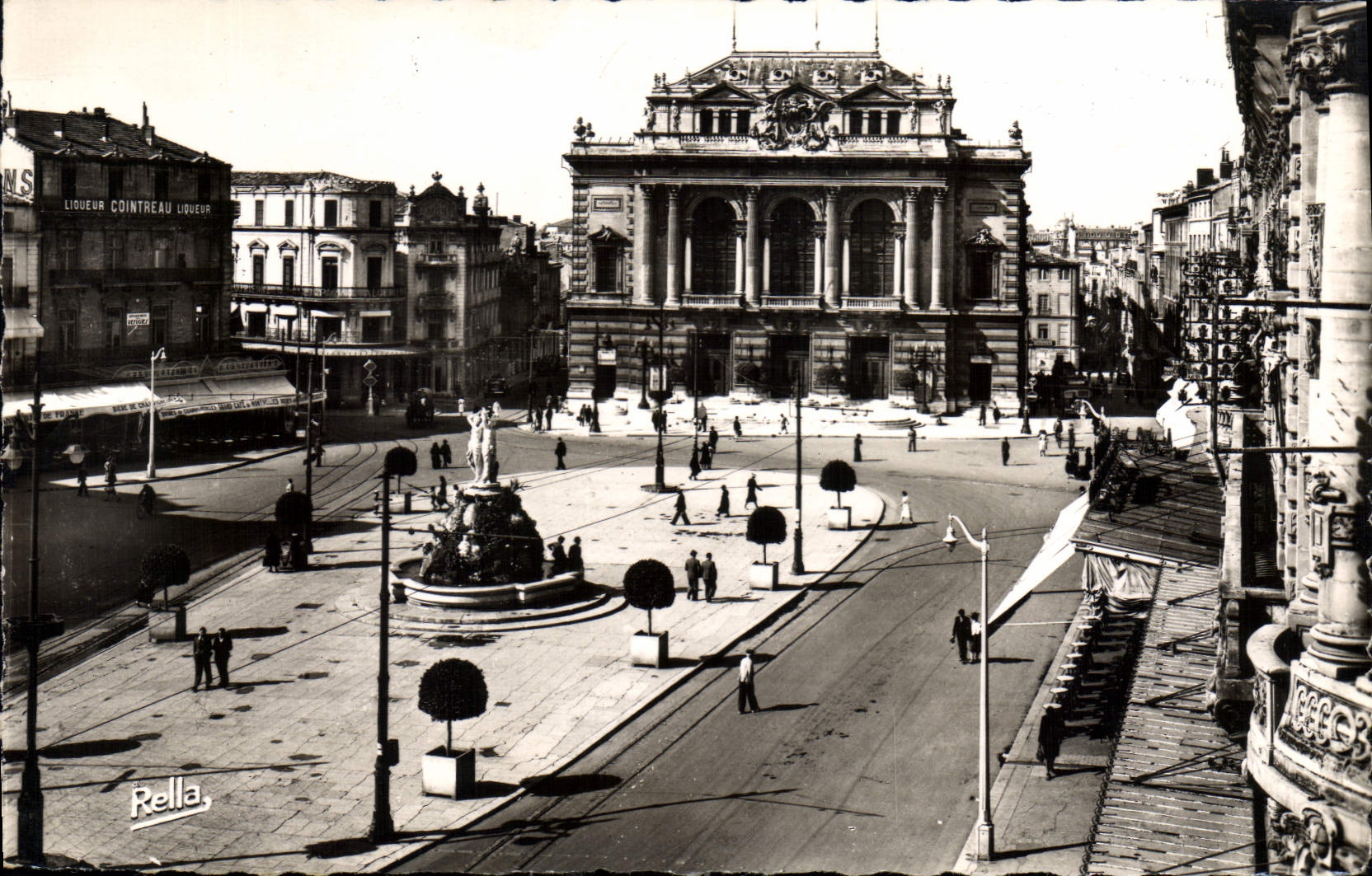 CPA Montpellier Herault la Place de la Comedie 