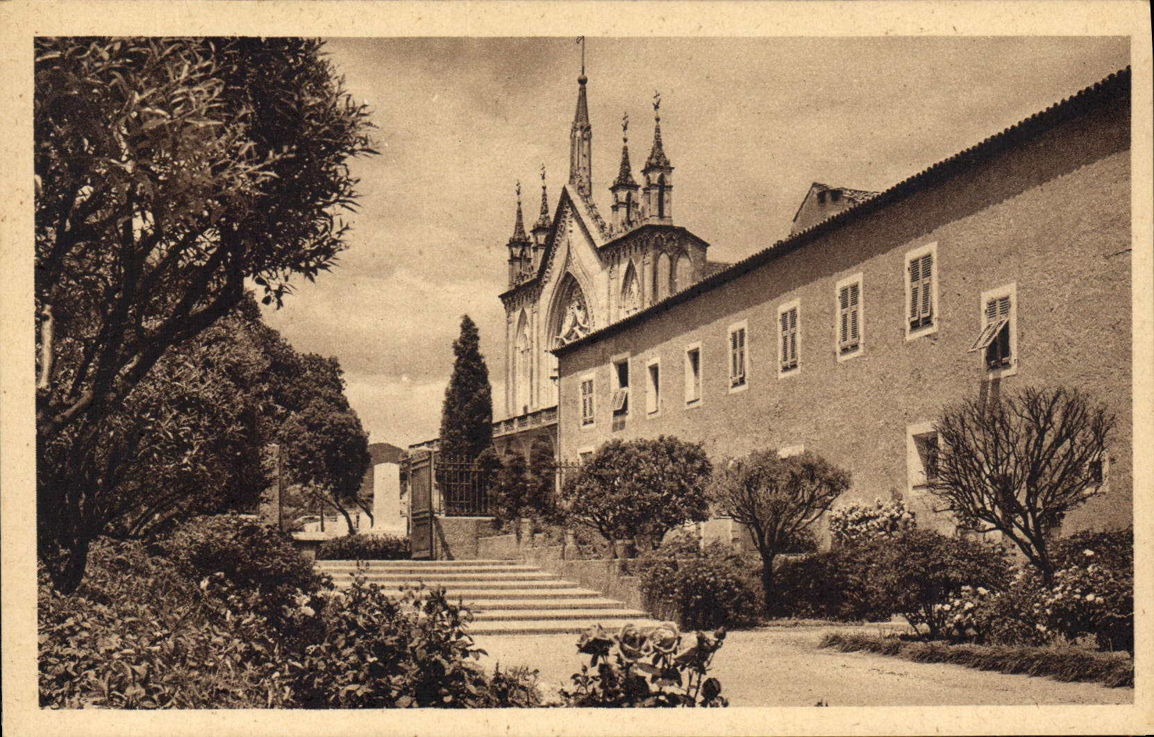 CPA Cote d'Azur Artistique Nice le Jardin du Monastere de Cimiez