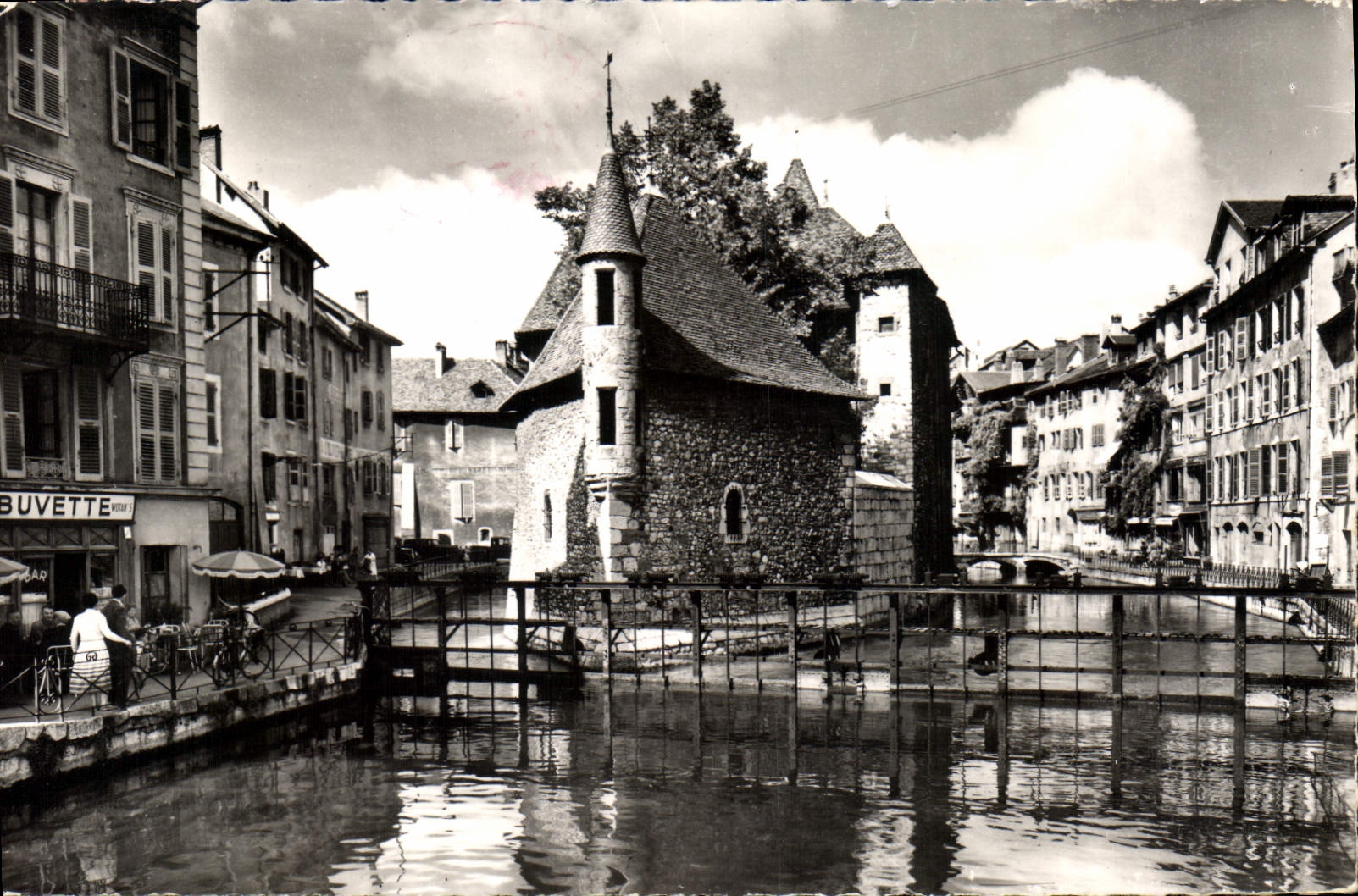 CPA Annecy le Palais de l'Isle et le Canal du Thiou