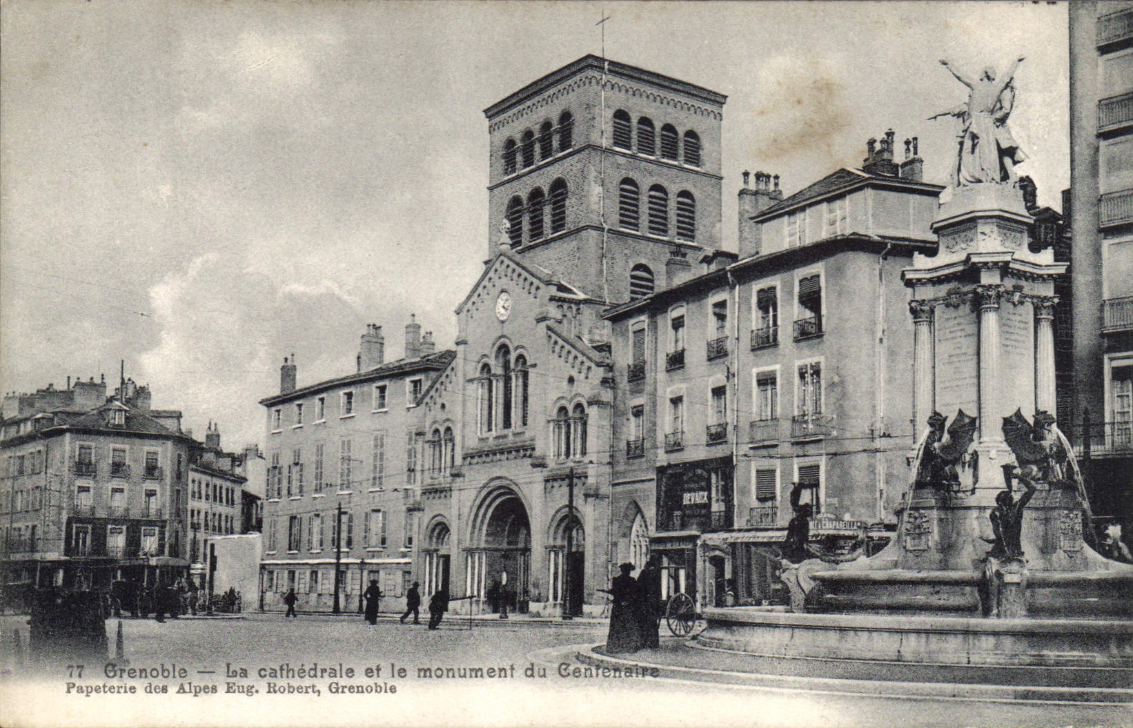 CPA Grenoble la Cathedrale et le Monument du Centenaire 