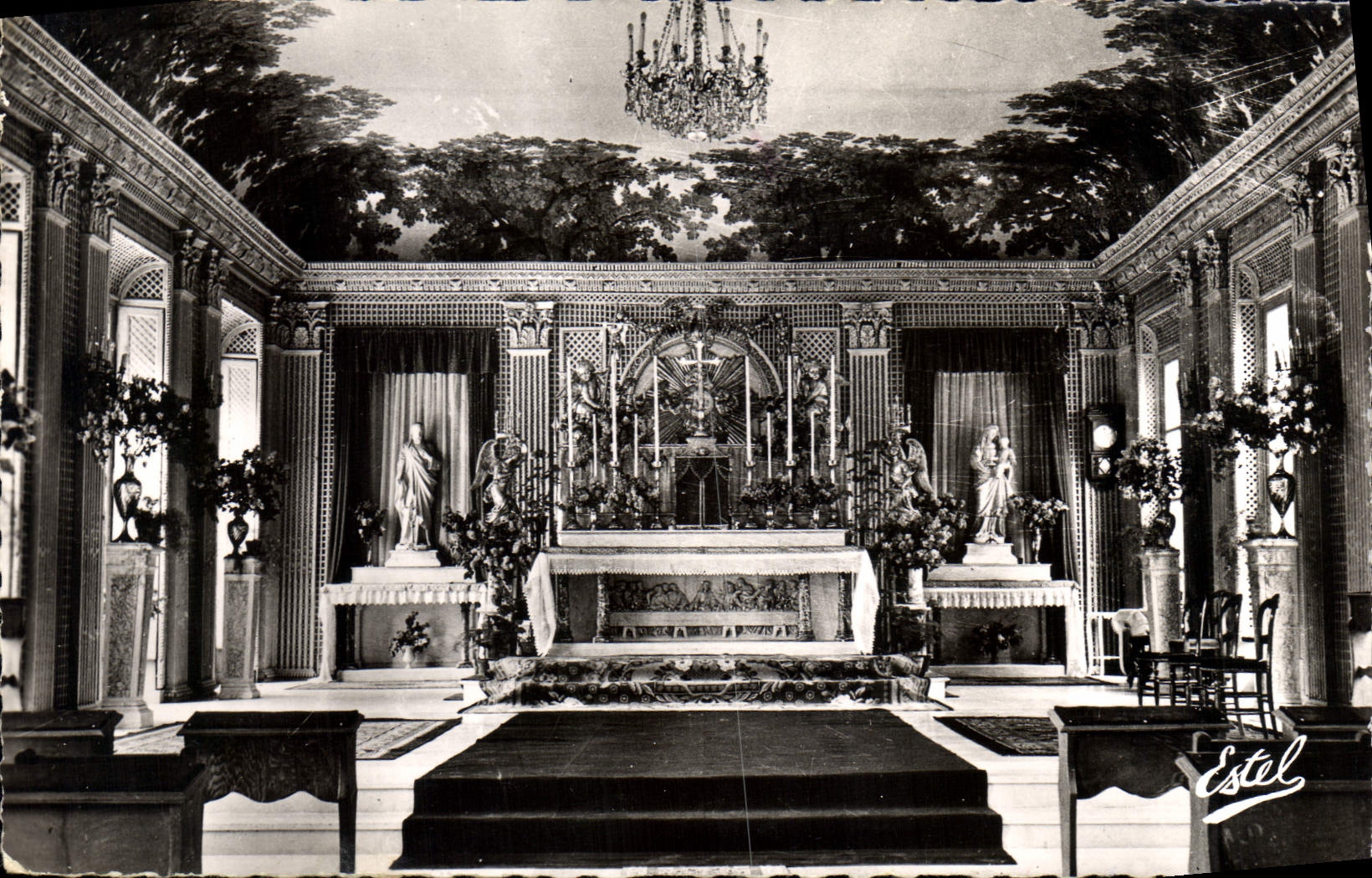 CPA Hanneucour S et O le Maitre Autel Chapelle du chateau 