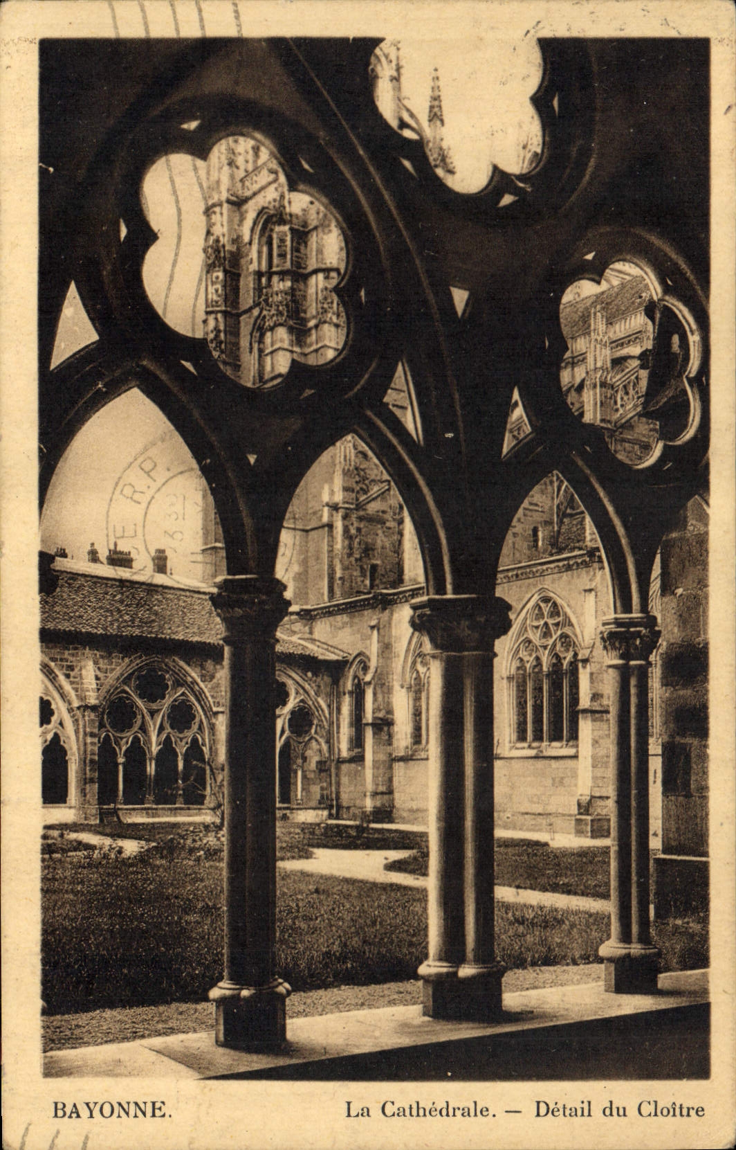 CPA Bayonne la Cathedrale Detail du Cloitre 