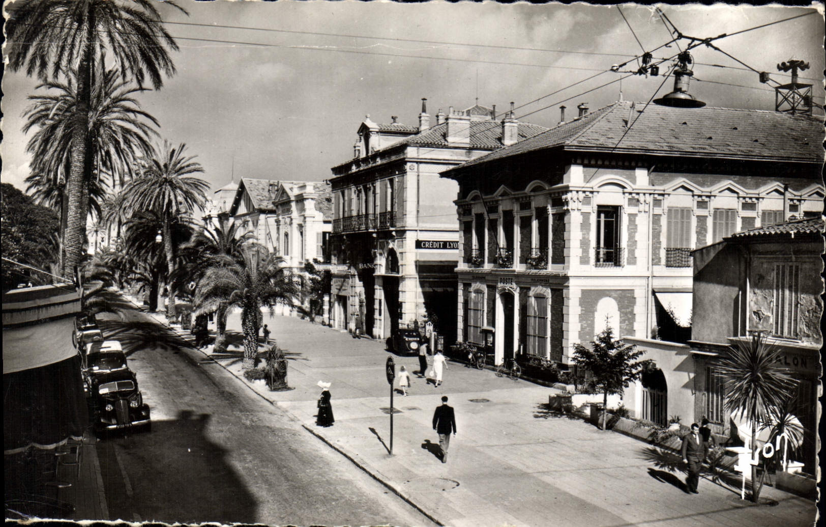 CPA Hyeres Var Avenue de Belgique la Poste 