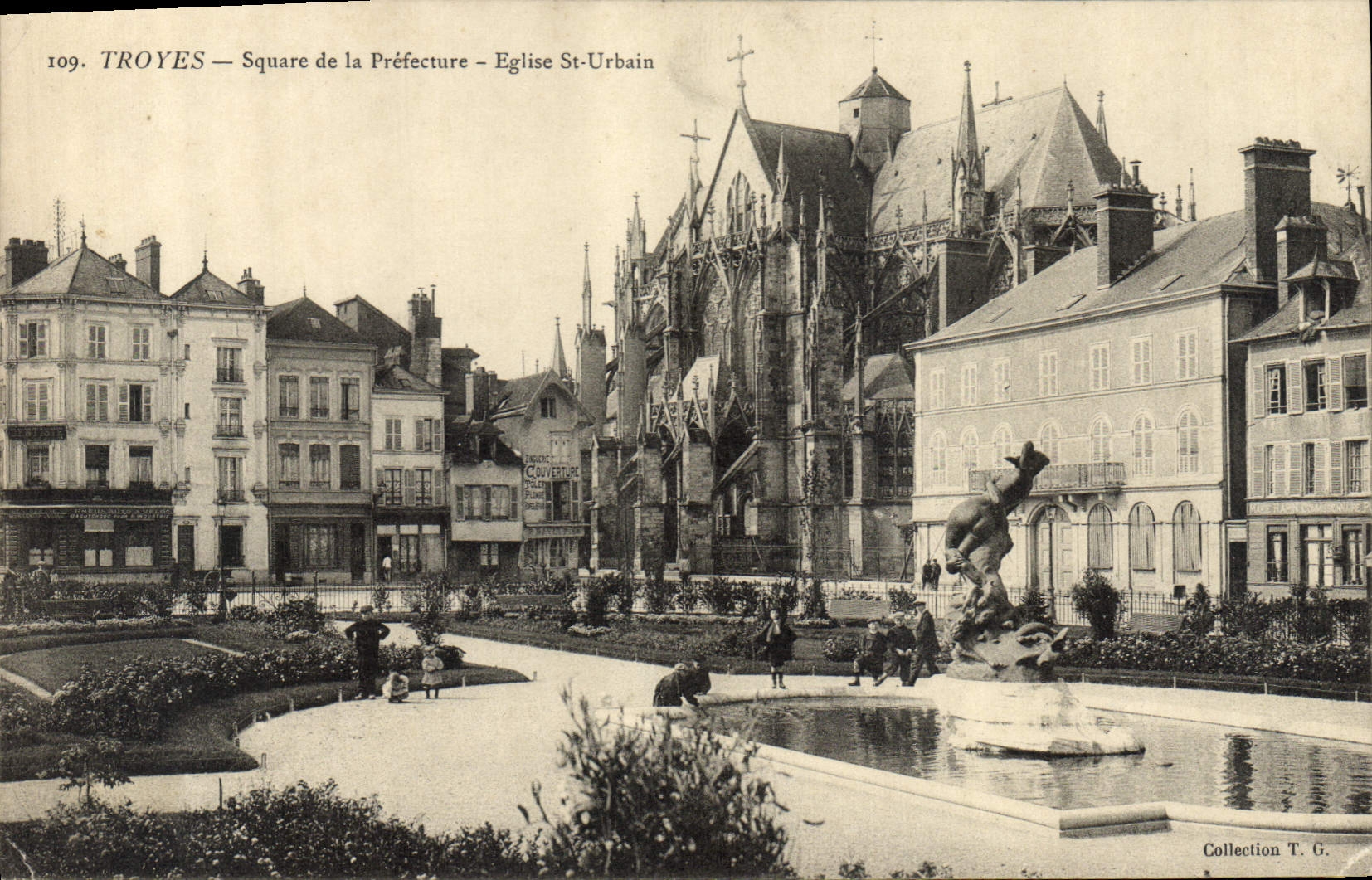 CPA Troyes Square de la Preffecture Eglise St Urbain