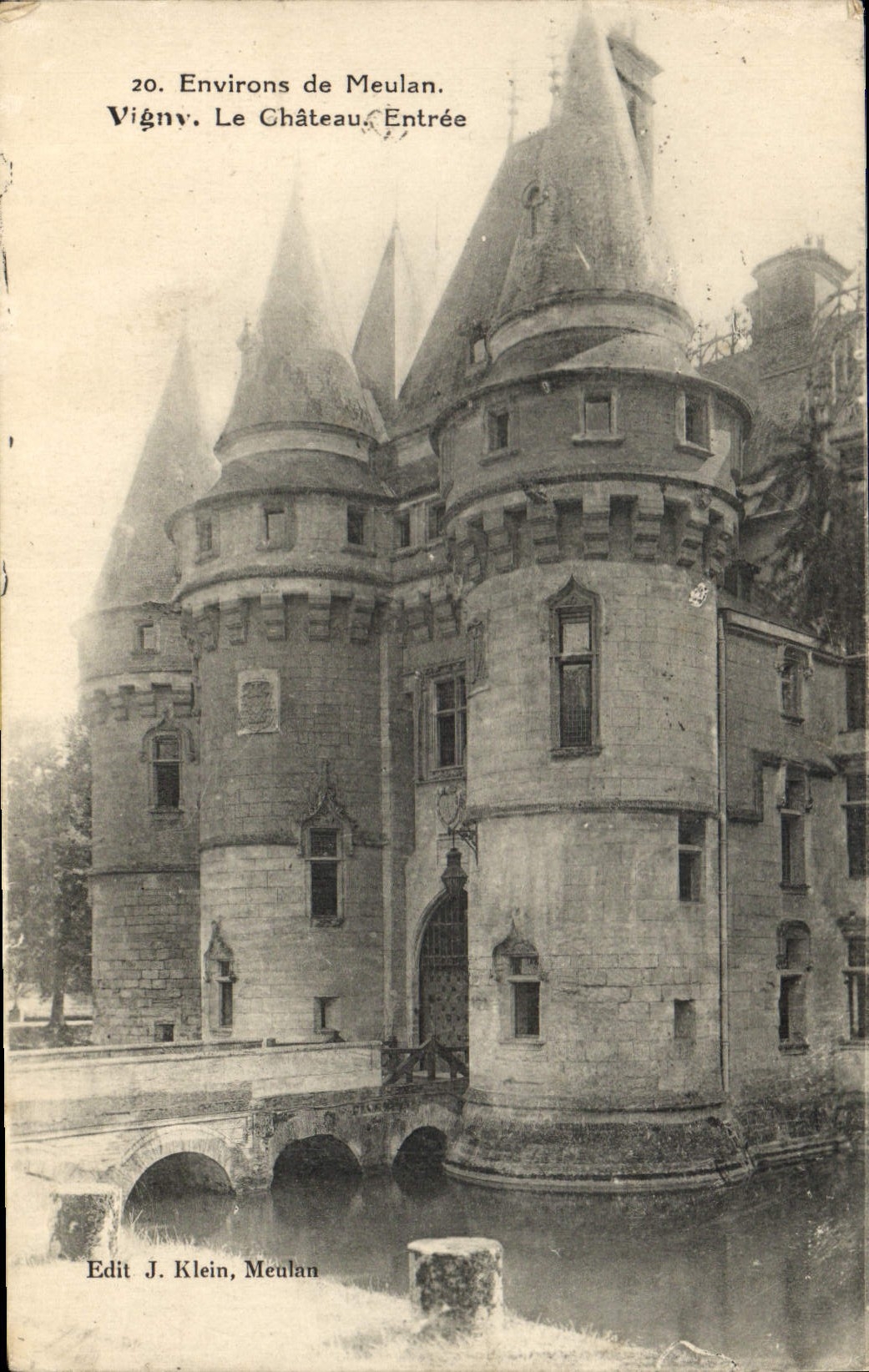 CPA Environs de Meulan Vigny Le Chateau Entree