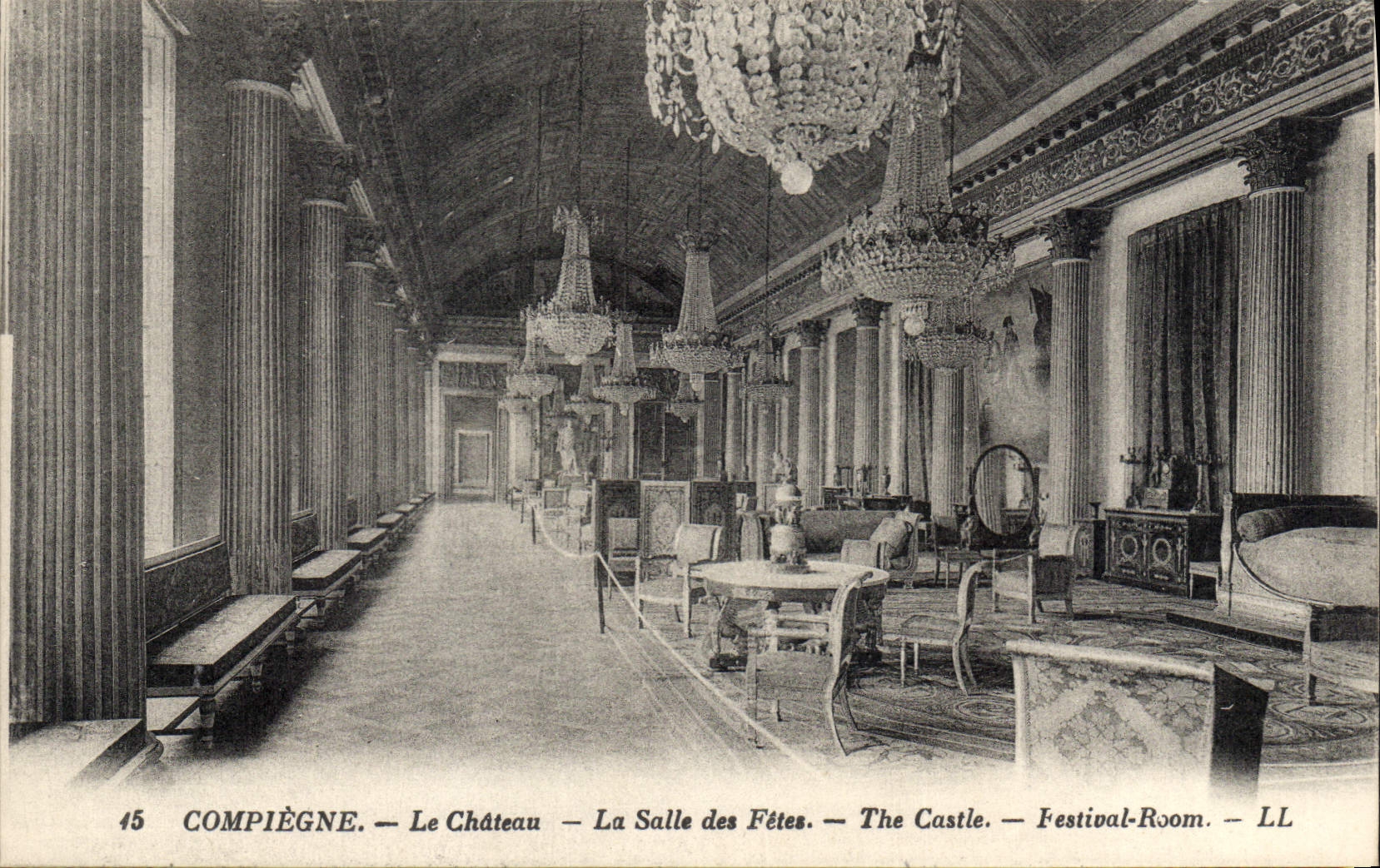 CPA Compiegne Le Chateau La Salle des Fetes