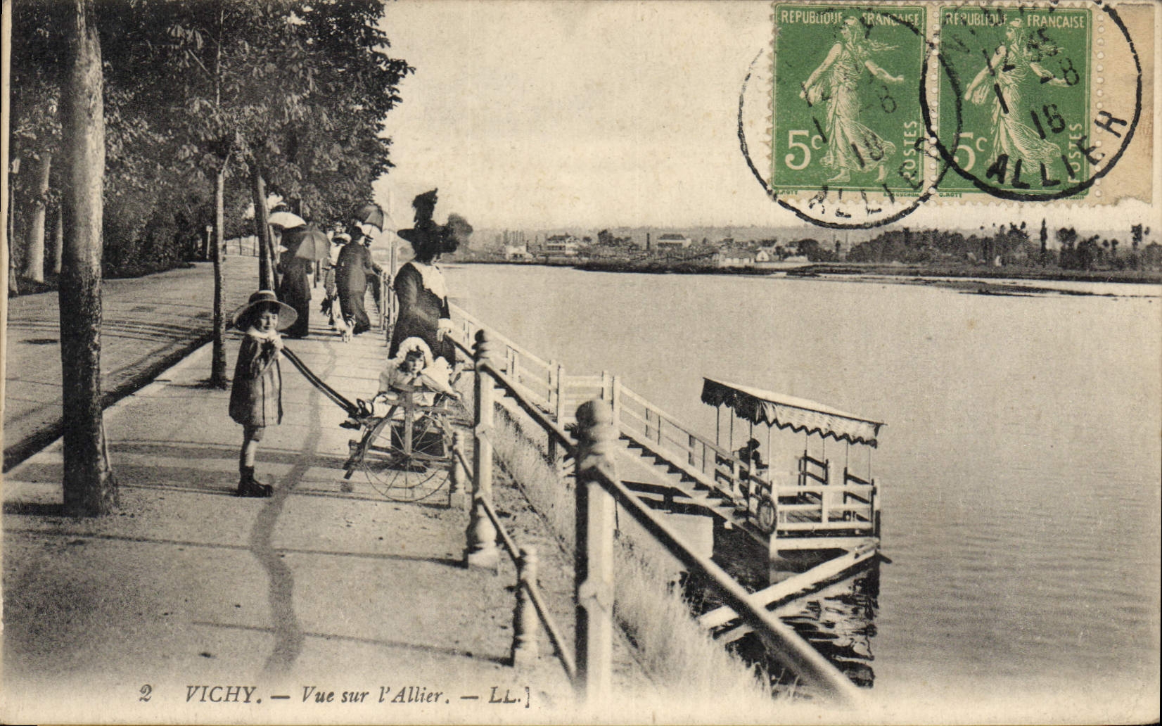 CPA Vichy Vue sur l'Allier 