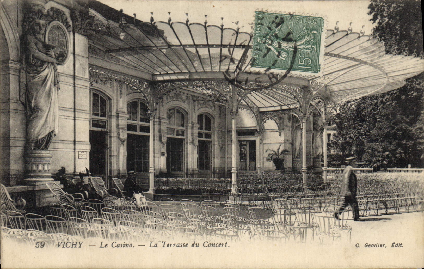 CPA Vichy Le Casino La Terrasse du Concert 