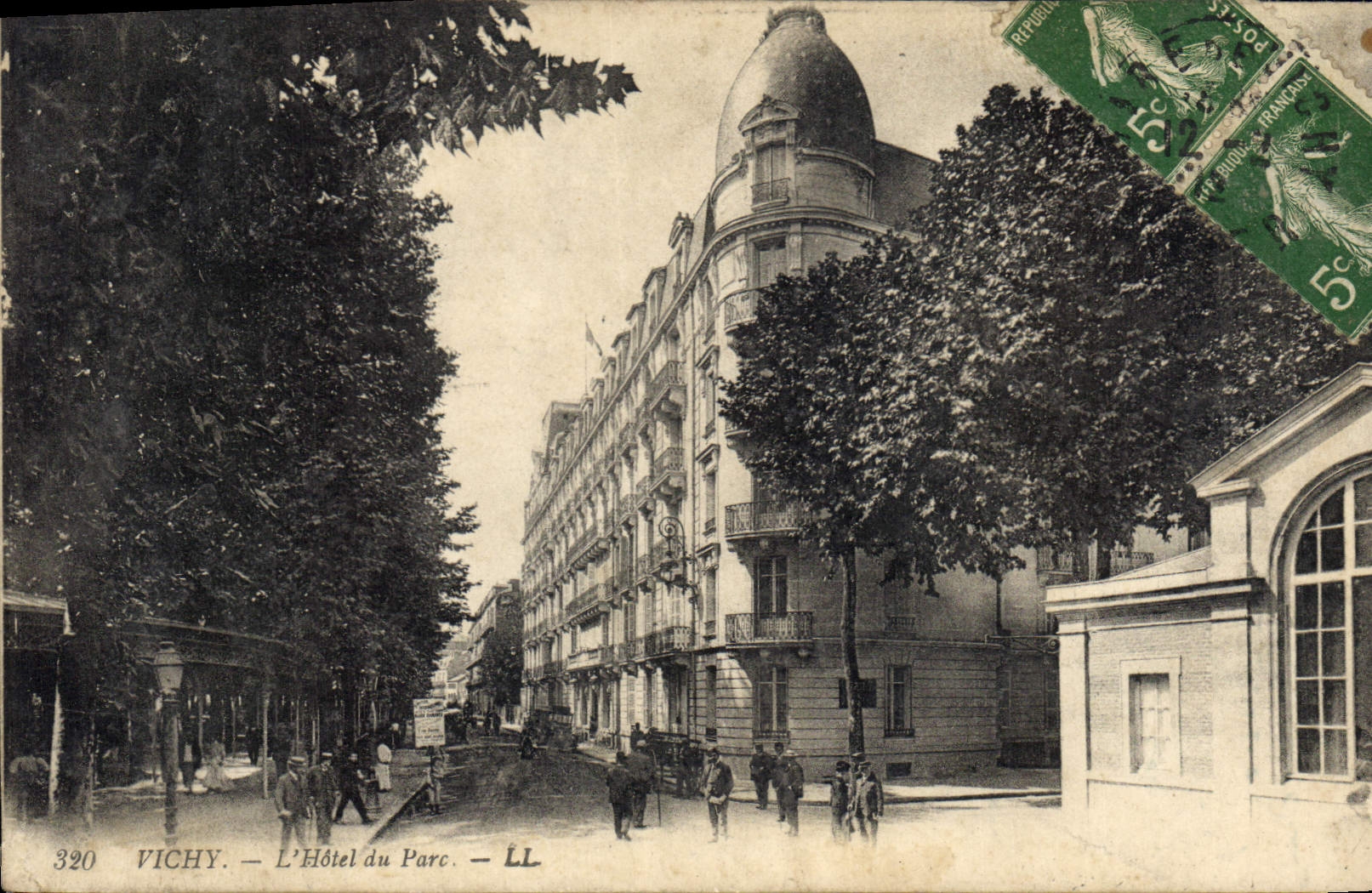 CPA Vichy l'Hotel du Parc 