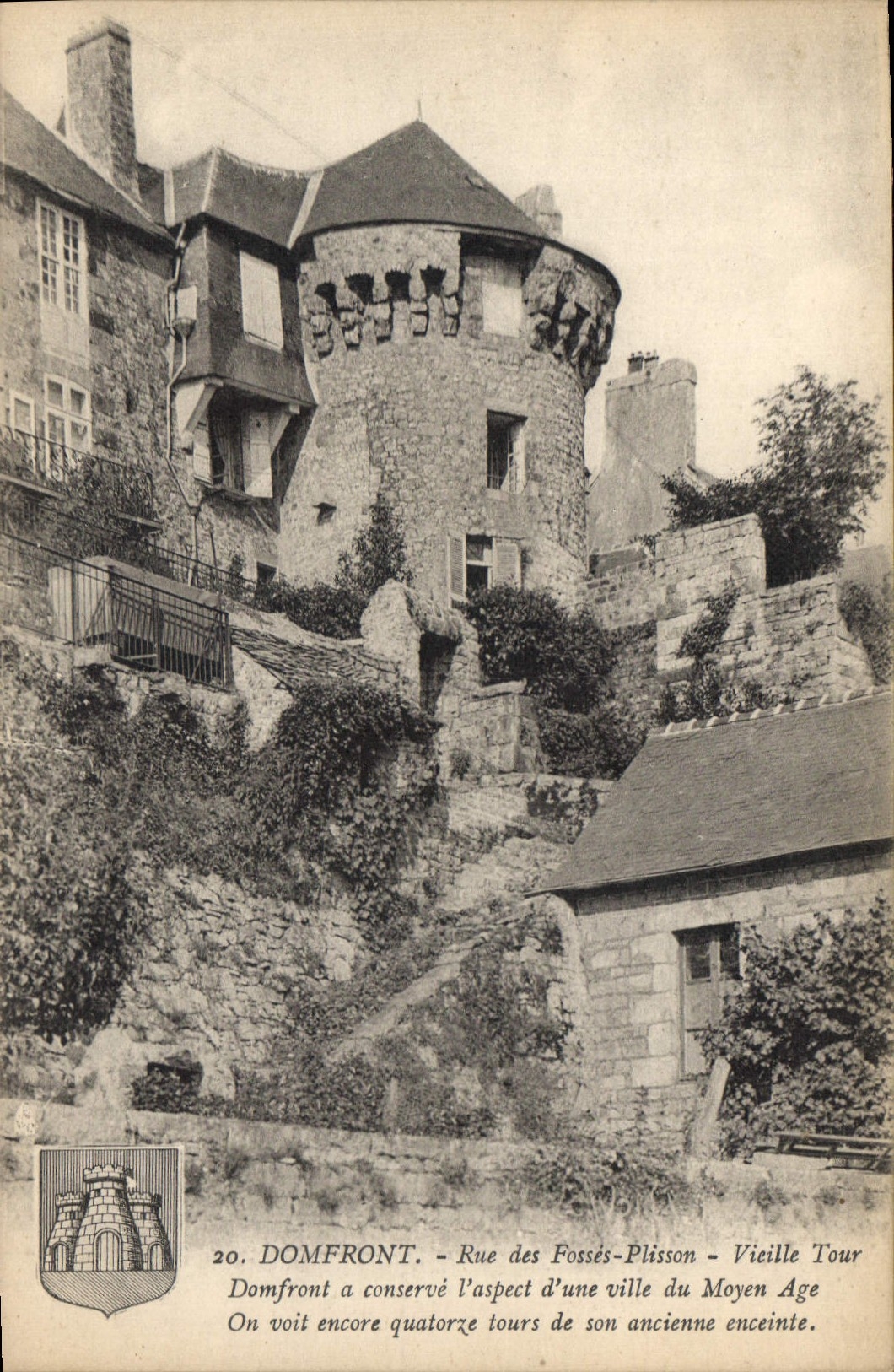 CPA Domfront Rue des Fosses Plisson Vieille Tour 
