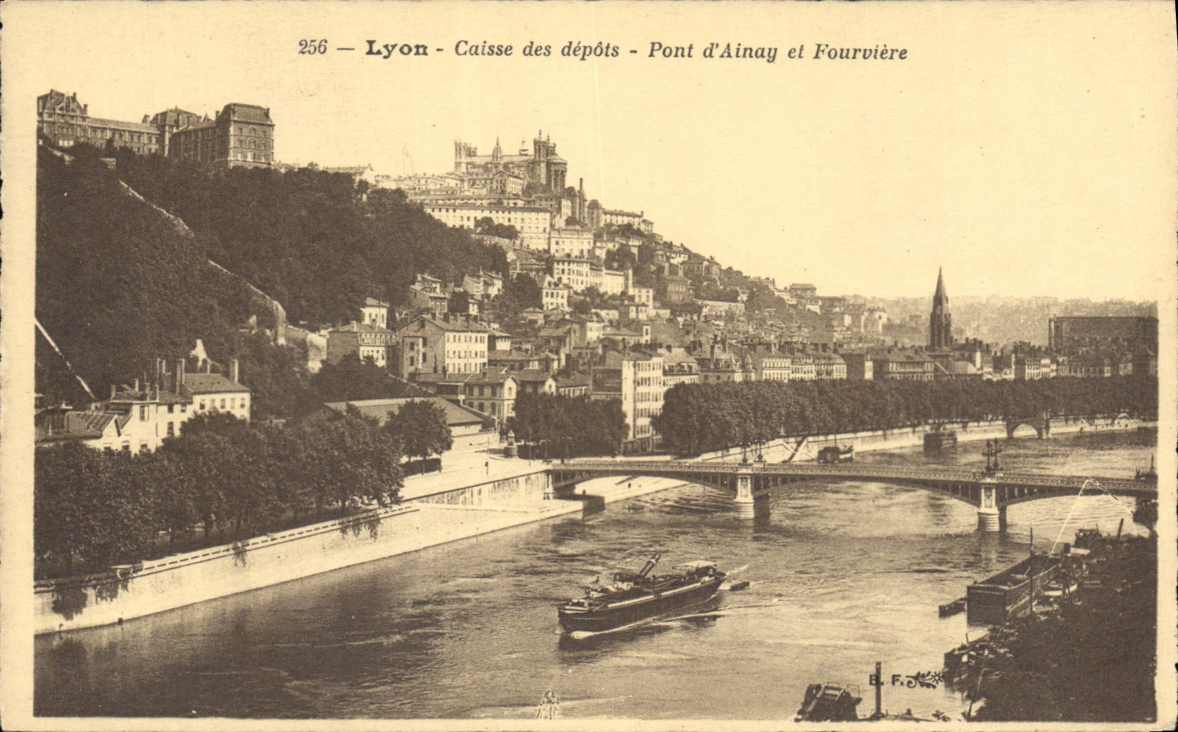 CPA Lyon Caisse des depots Pont d'Ainay et Fourviere 
