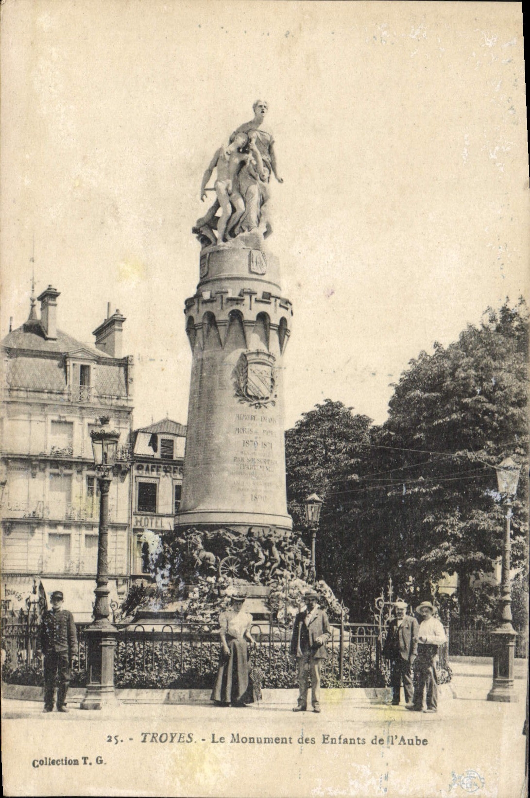 CPA Troyes Le Monument des Enfants de l'Aube