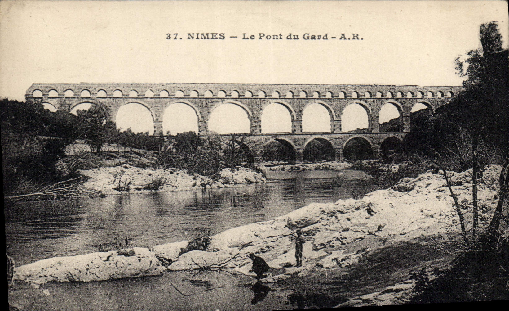 CPA Nimes Le pont du Gard 