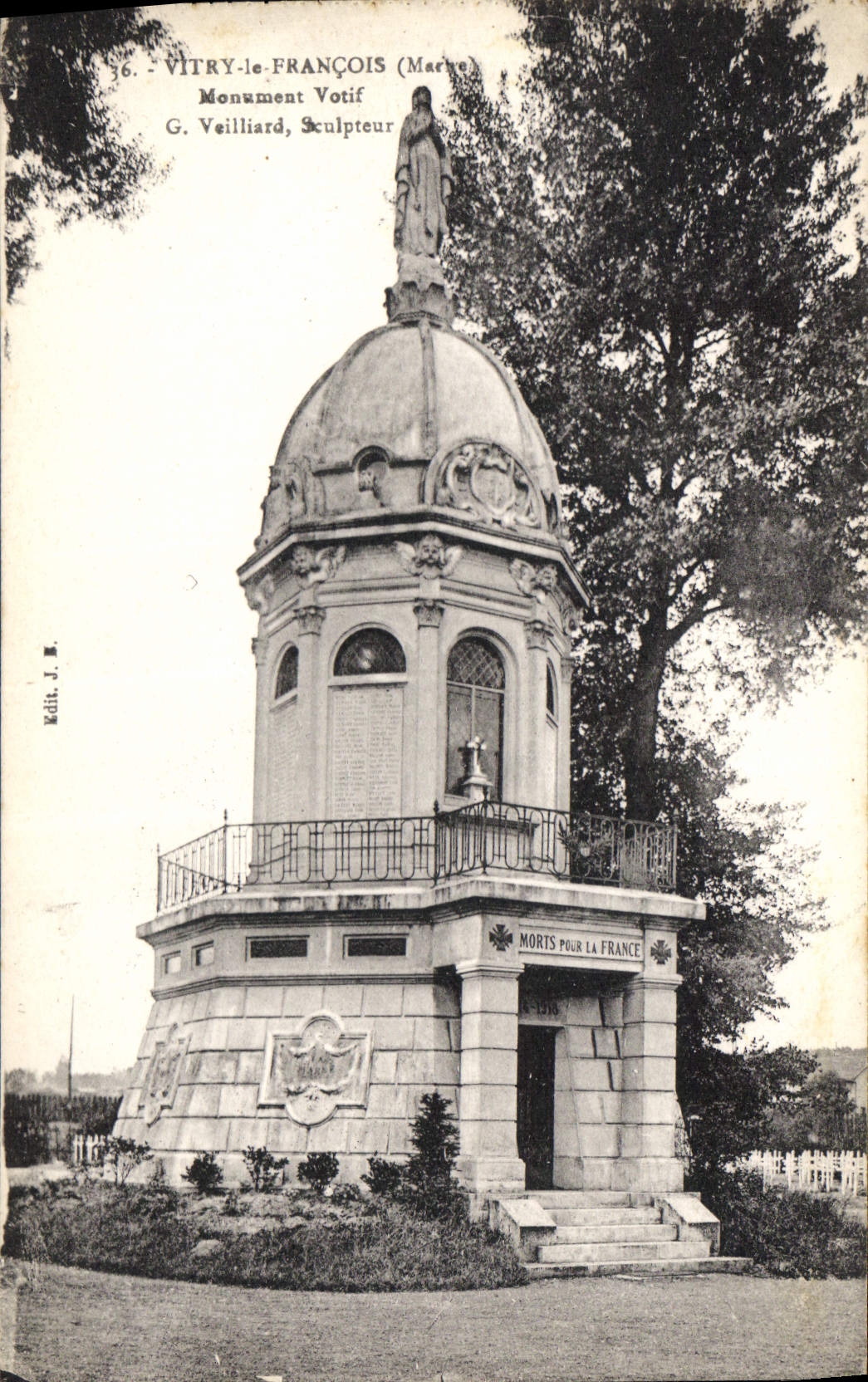 CPA Vitry le Francois Marne Monument Votif 