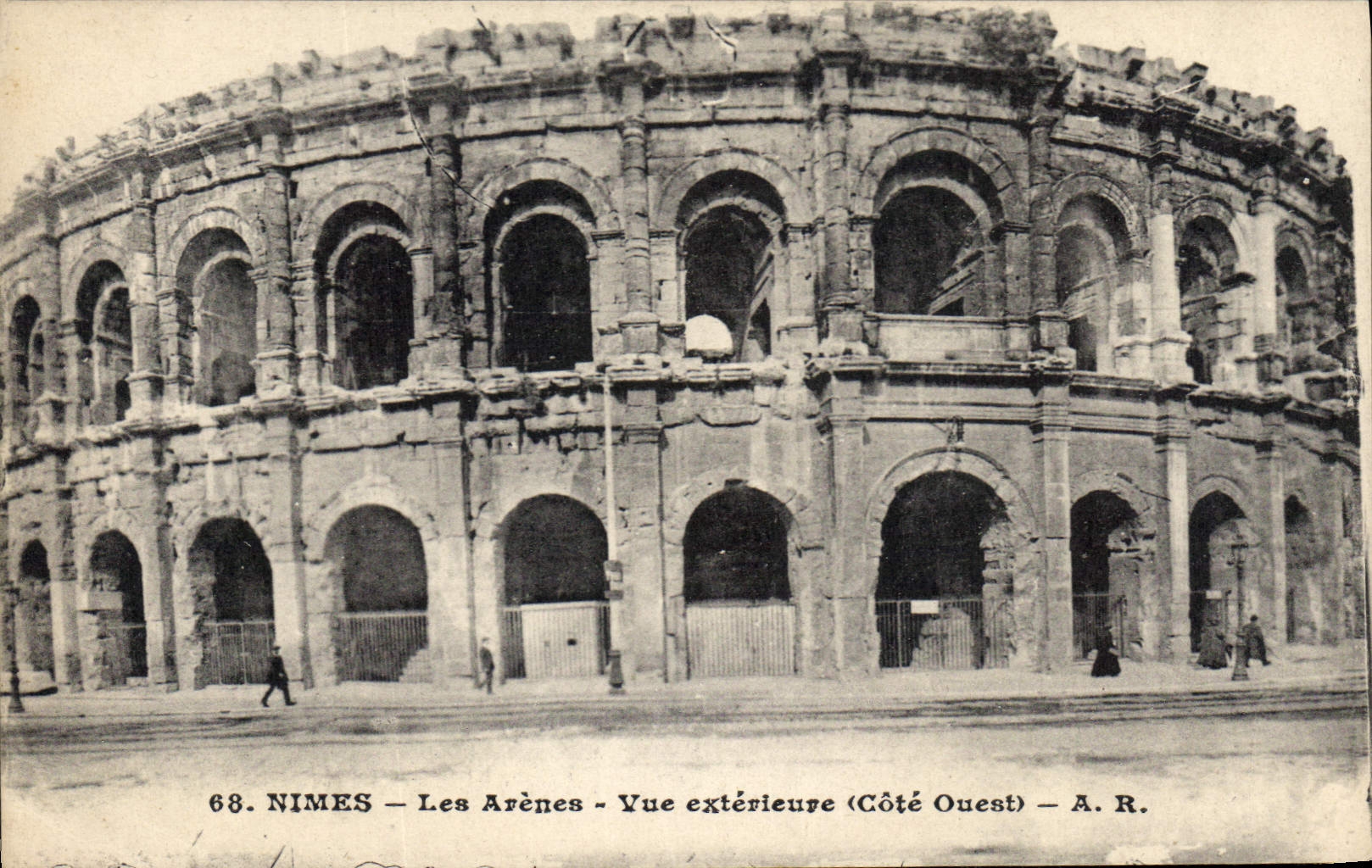 CPA Nimes Les Arenes Vue exterieure Cote Ouest