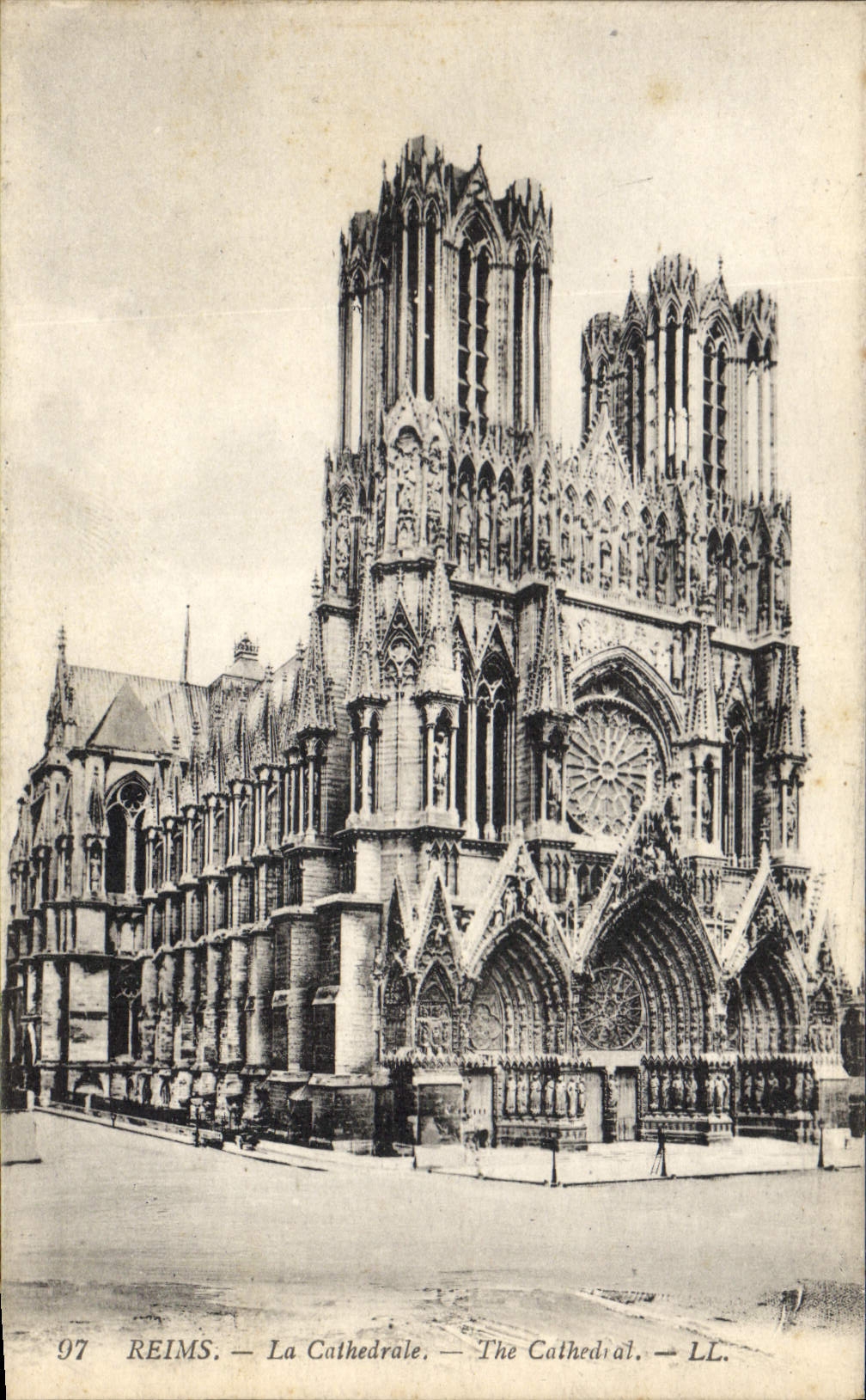 CPA Reims La Cathedrale 