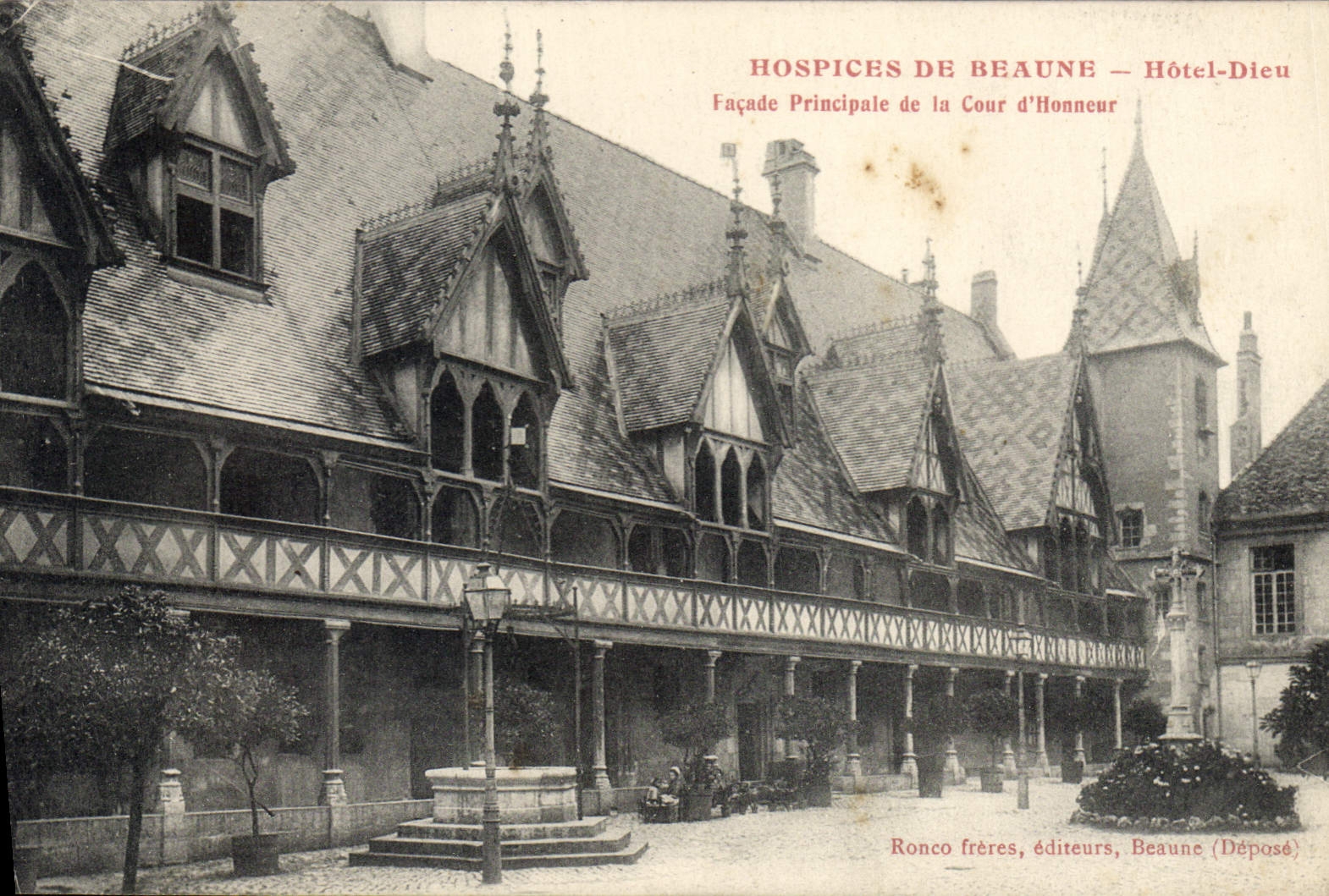 CPA Hospices de Beaune Hotel Dieu Facade Principale de la Cour d'Honneur