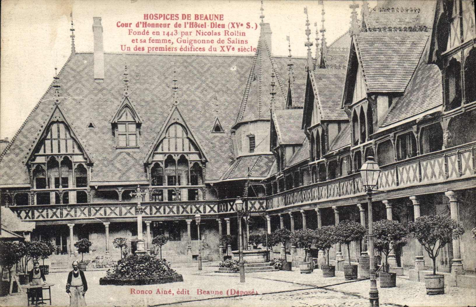 CPA Hospices de Beaune Cour d'Honneur de l'Hotel Dieu