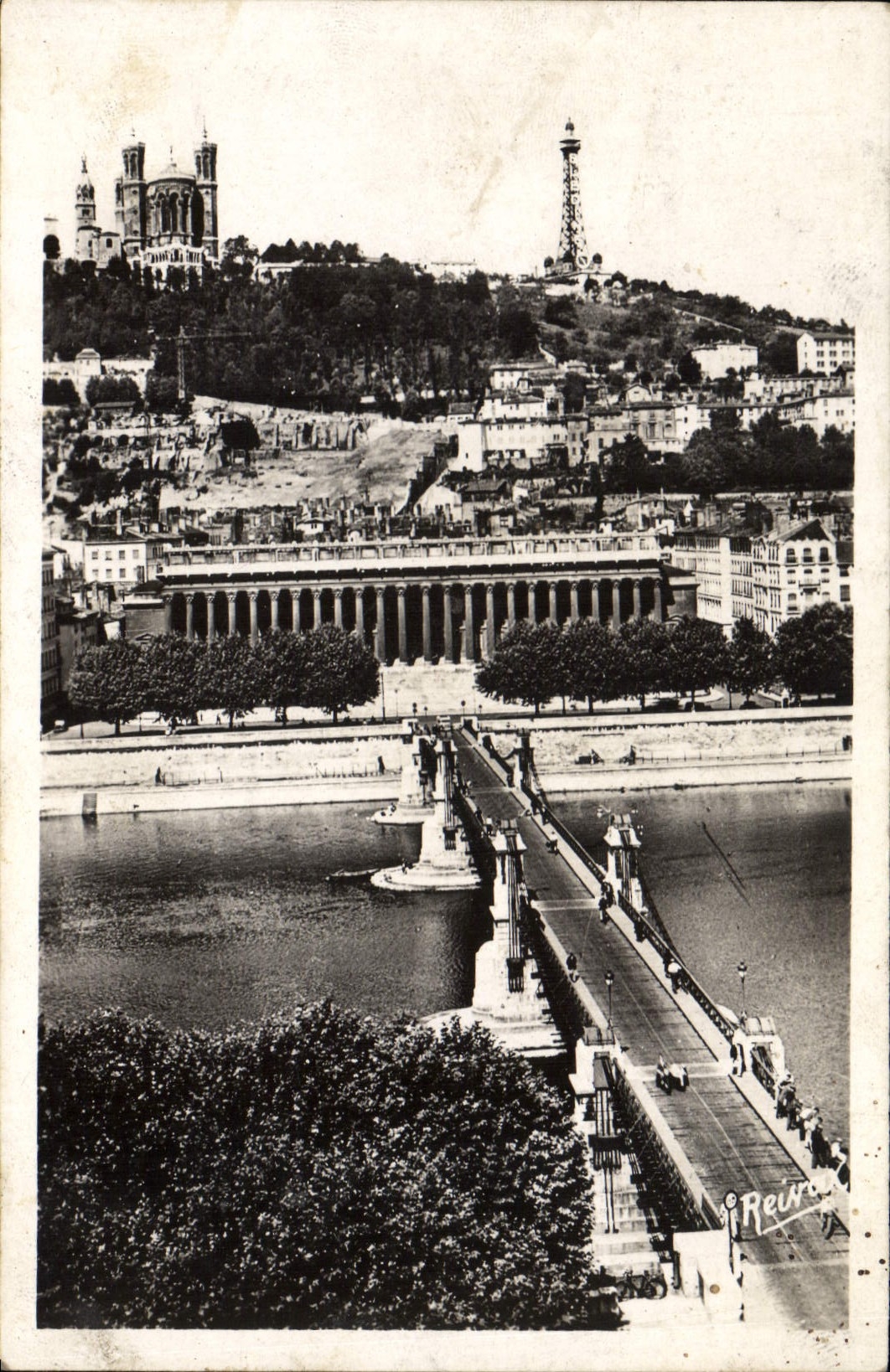 CPA Lyon Pont du Palais de Justice sur la Saone et Colline de Fourviere 