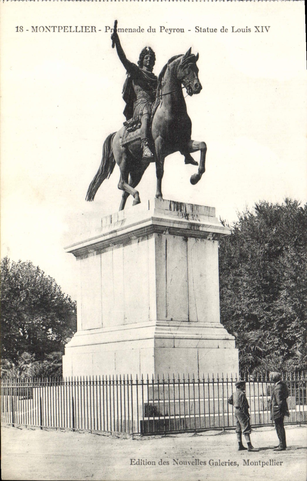 CPA Montpellier Promenade du Peyron Statue de Louis XIV 