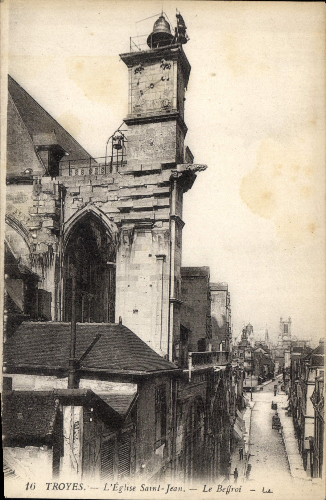 CPA Troyes L'Eglise Saint Jean Le Beffroi 