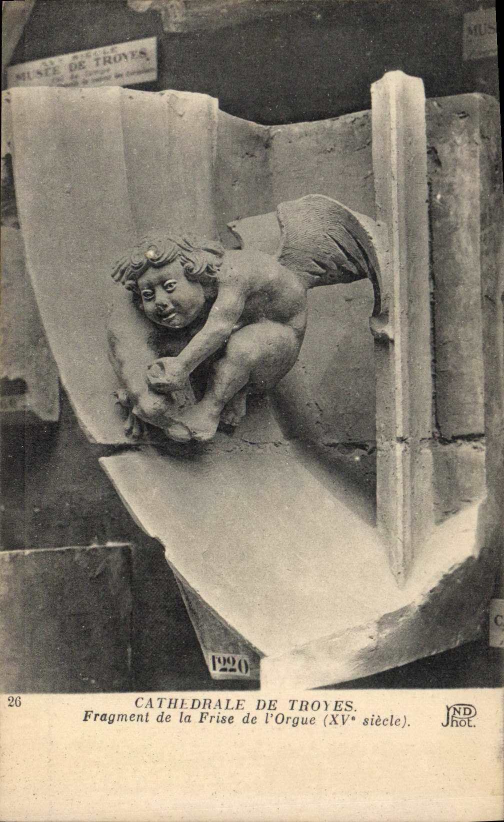 CPA Cathedrale de Troyes Fragment de la Frise de l'Orgue 