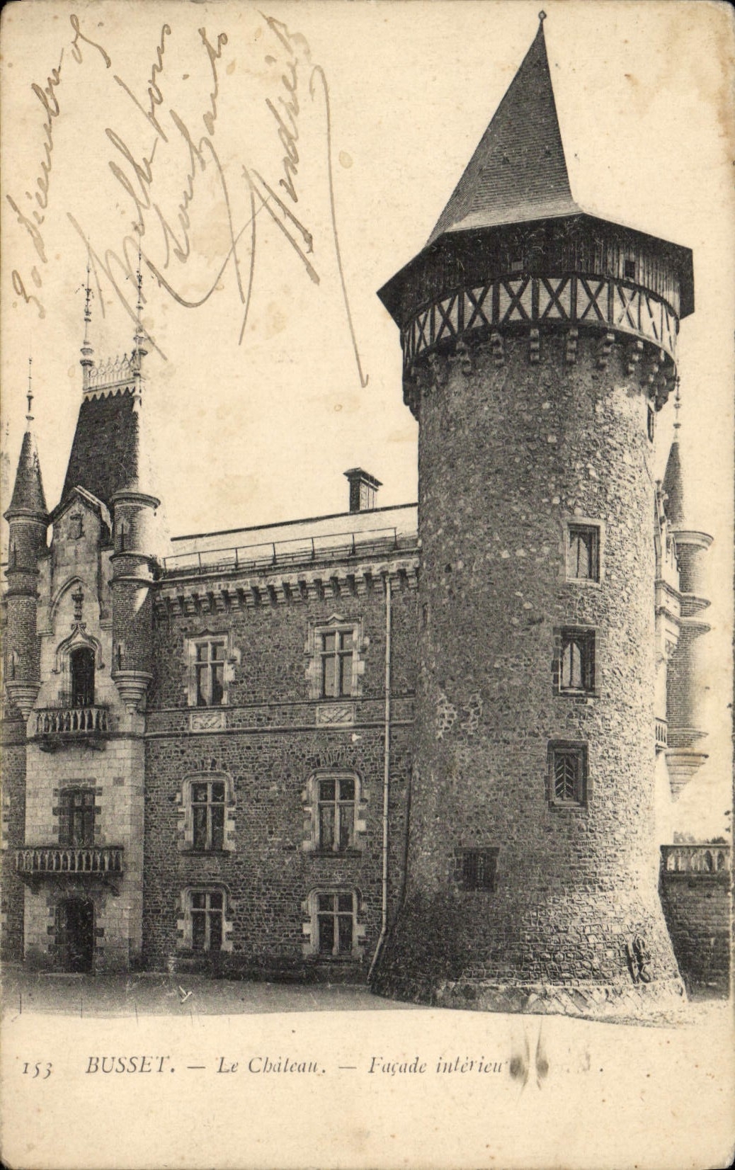 CPA Busset Le Chateau Facade interieure 