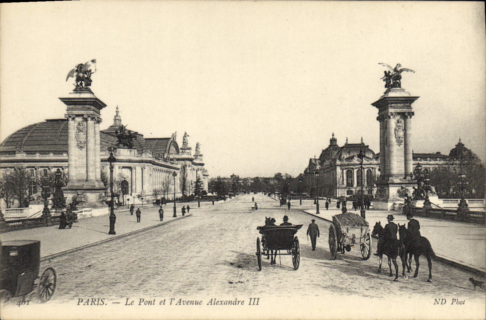 CPA Paris Le Pont et l'Avenue Alexandre III 