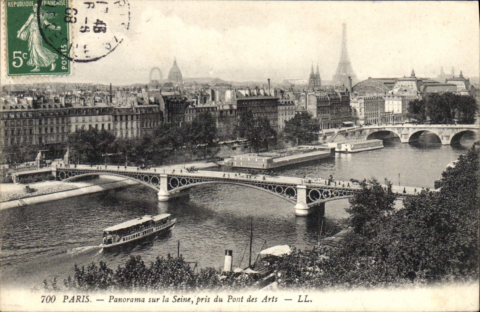 CPA Paris Panorama sur la Seine pris du Pont des Arts Tour Eiffel