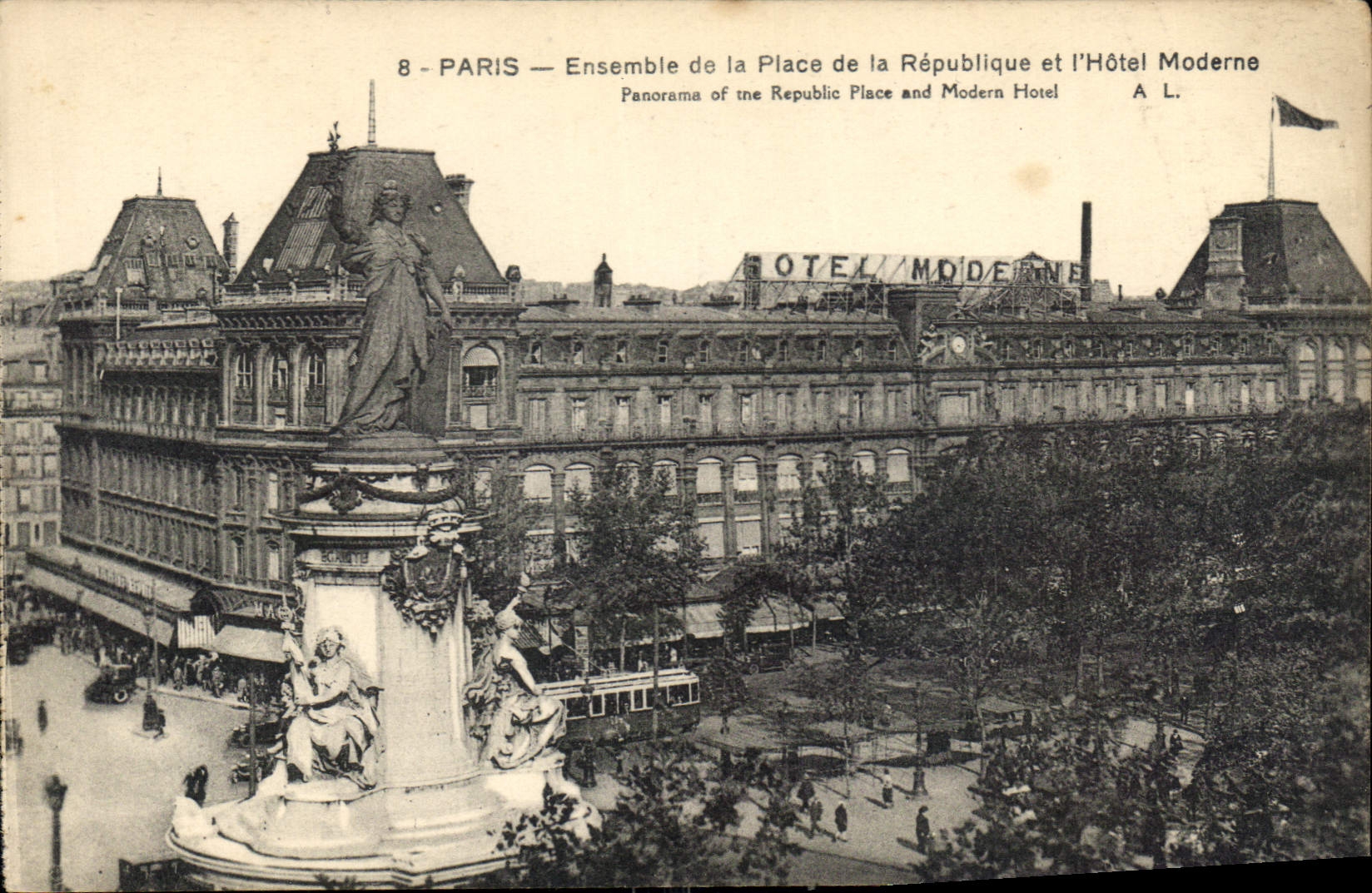 CPA Paris Ensemble de la Place de la Republique et l'Hotel Moderne