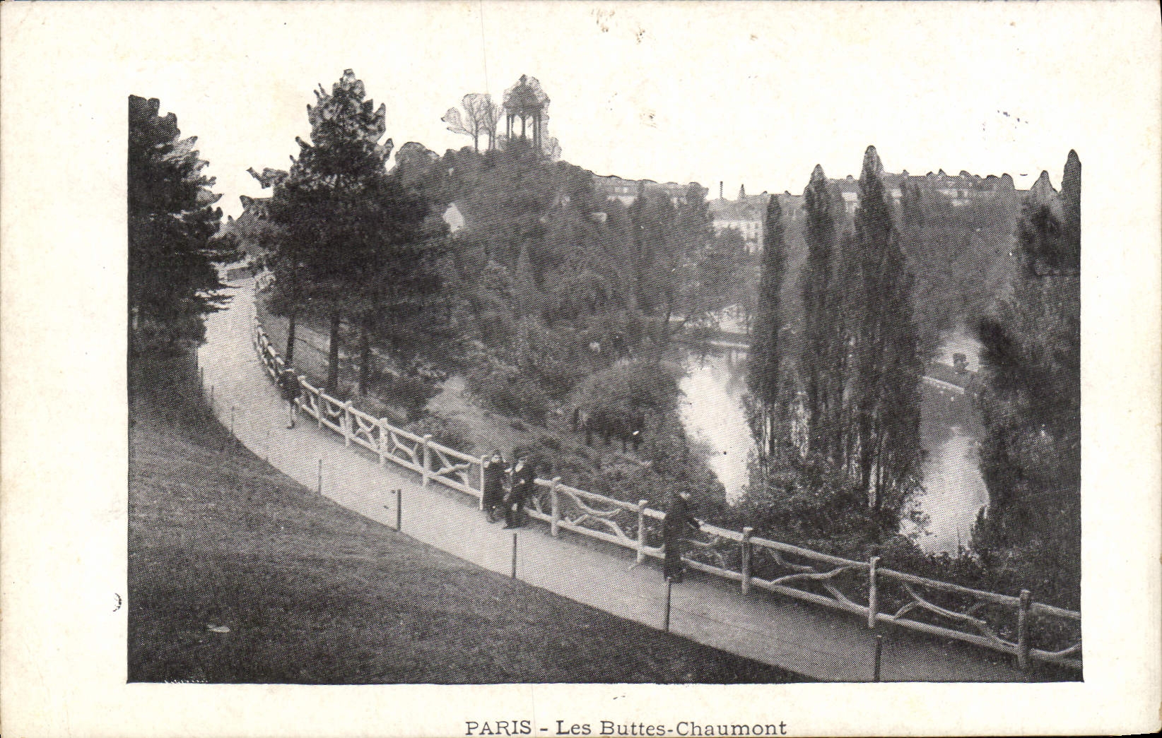 CPA Paris Les Buttes Chaumont 