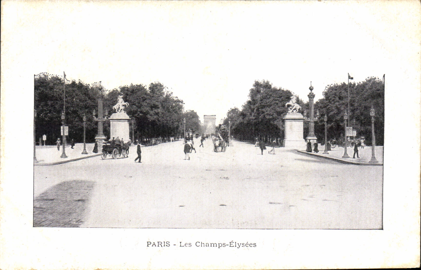 CPA Paris Les Champs Elysees 