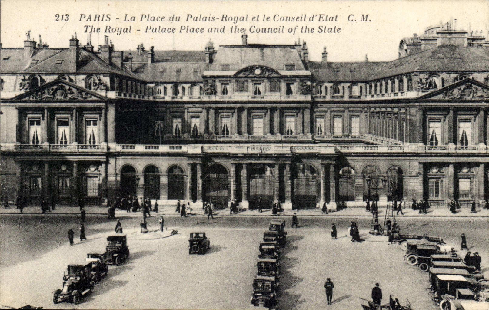 CPA Paris La Place du Palais Royal et le Conseil d'Etat