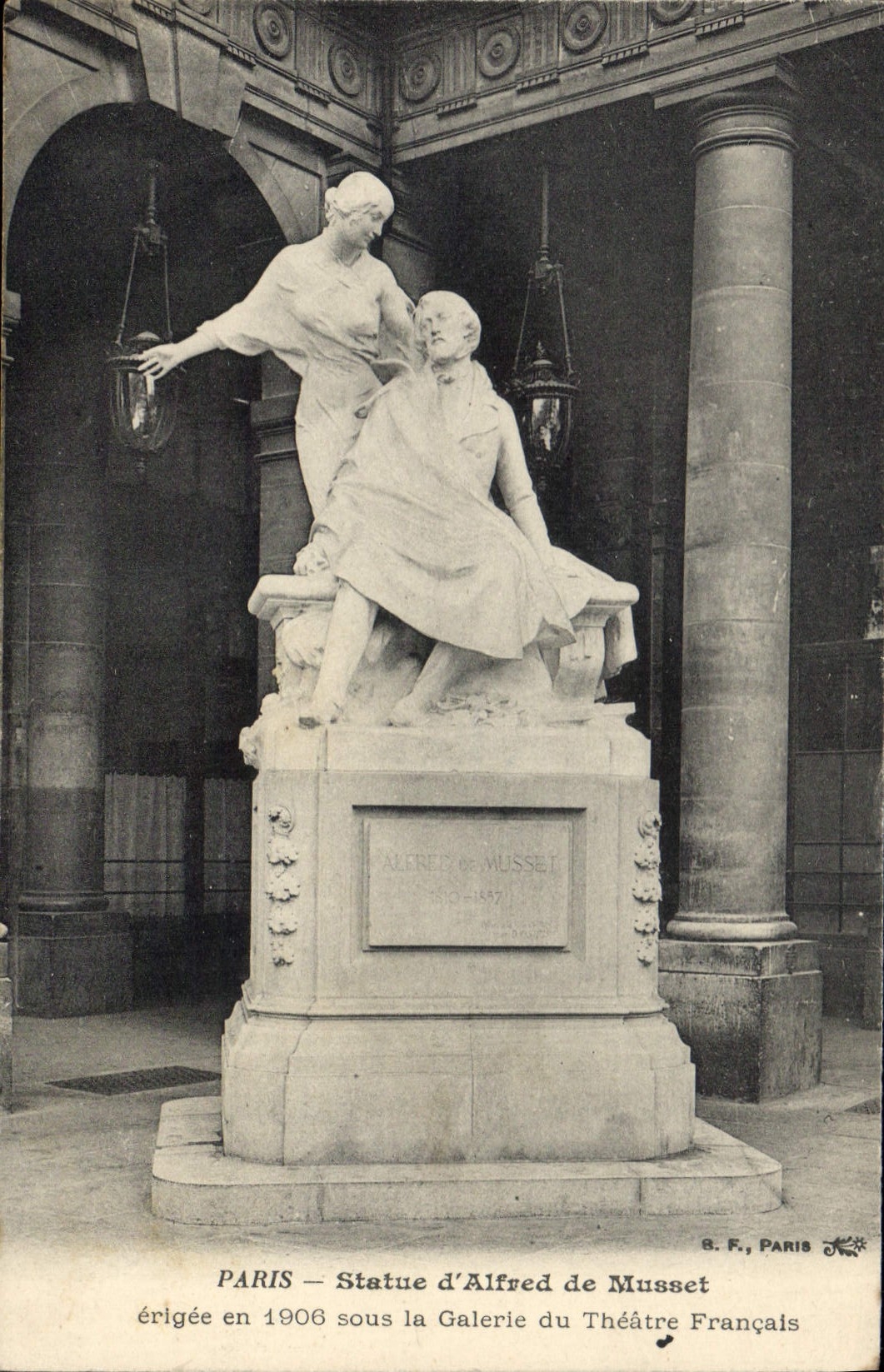 CPA Paris Statue d'Alfred de Musset 