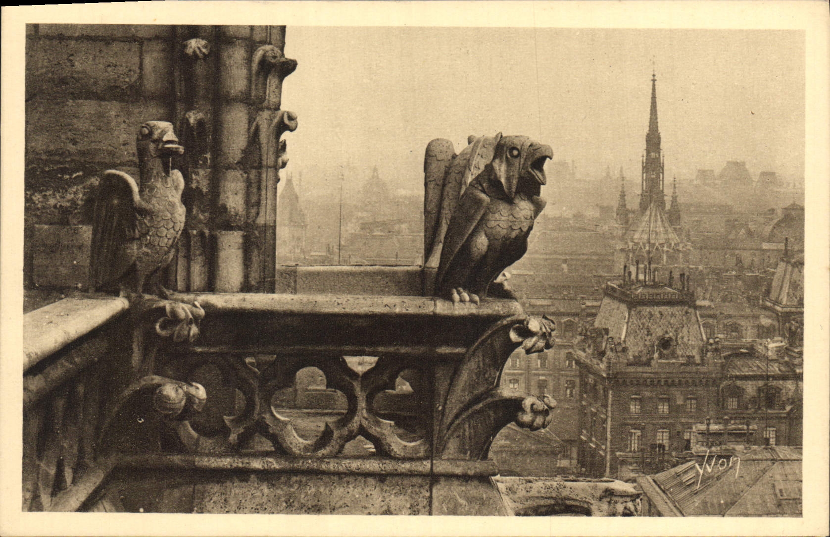 CPA Paris en Flanant Notre Dame de Paris Detail de la facade Nord a droit la Sainte Chapelle 