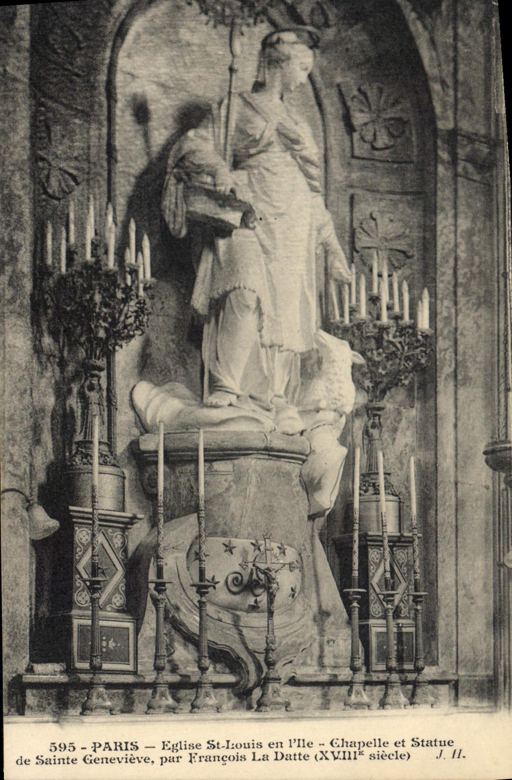 CPA Paris Eglise St Louis en l'Ile Chapelle et statue de Sainte Genevieve par Francois la Datte XVII
