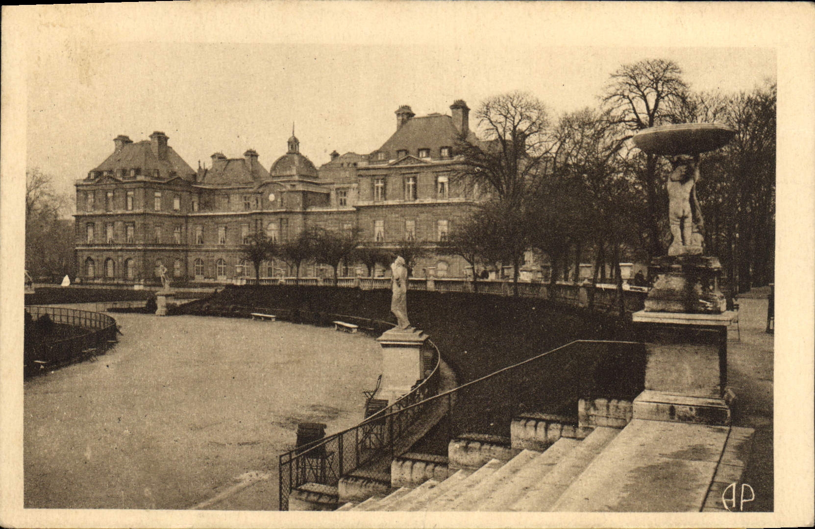 CPA Paris les jardins du Luxembourg et le Senal 