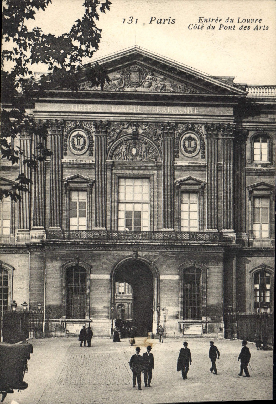 CPA Paris Entree du Louvre Cote du Pont des Arts