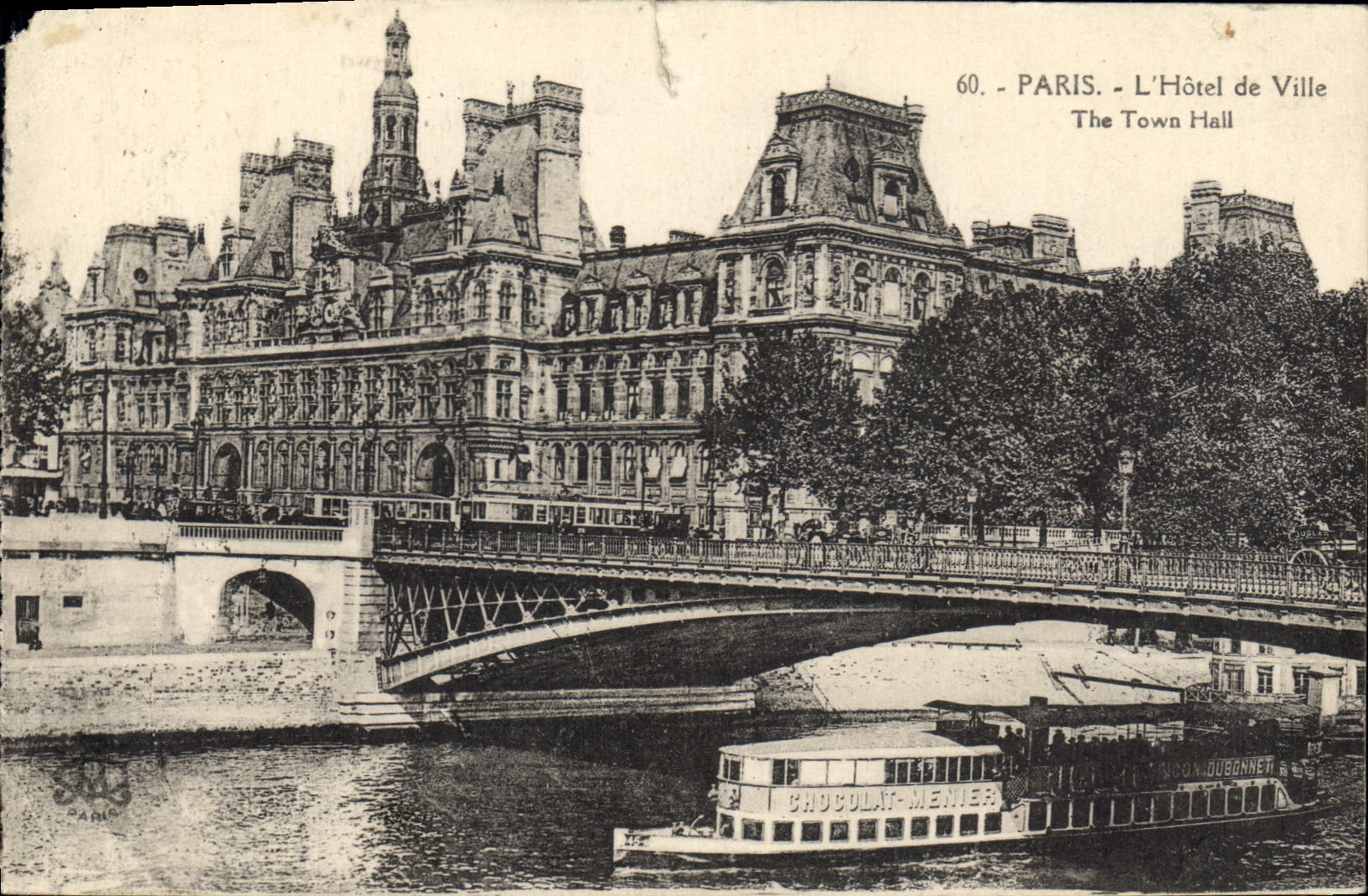 CPA Paris l'hotel de Ville Bateau Chocolat Menier