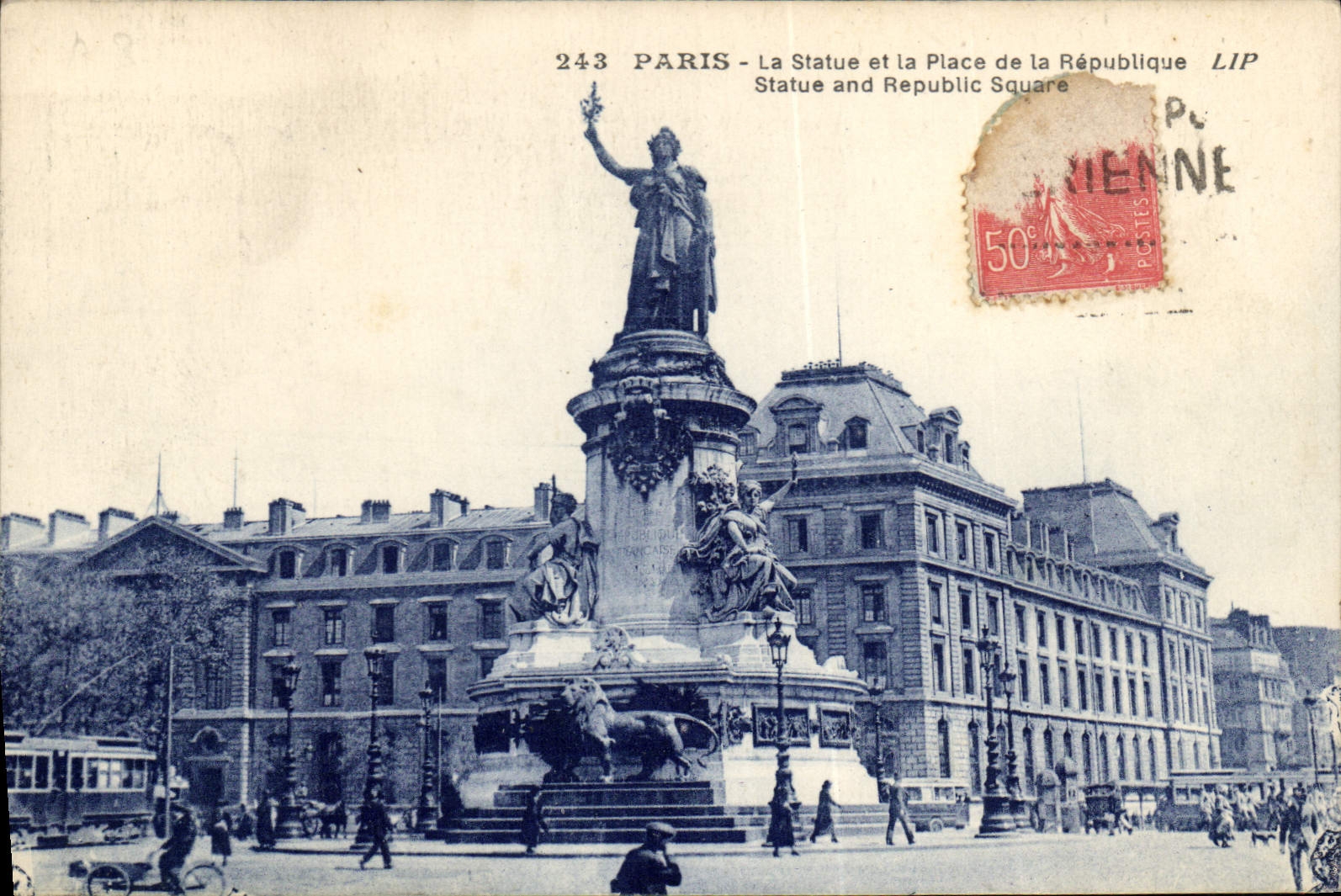 CPA Paris la statue et la place de la Republique 