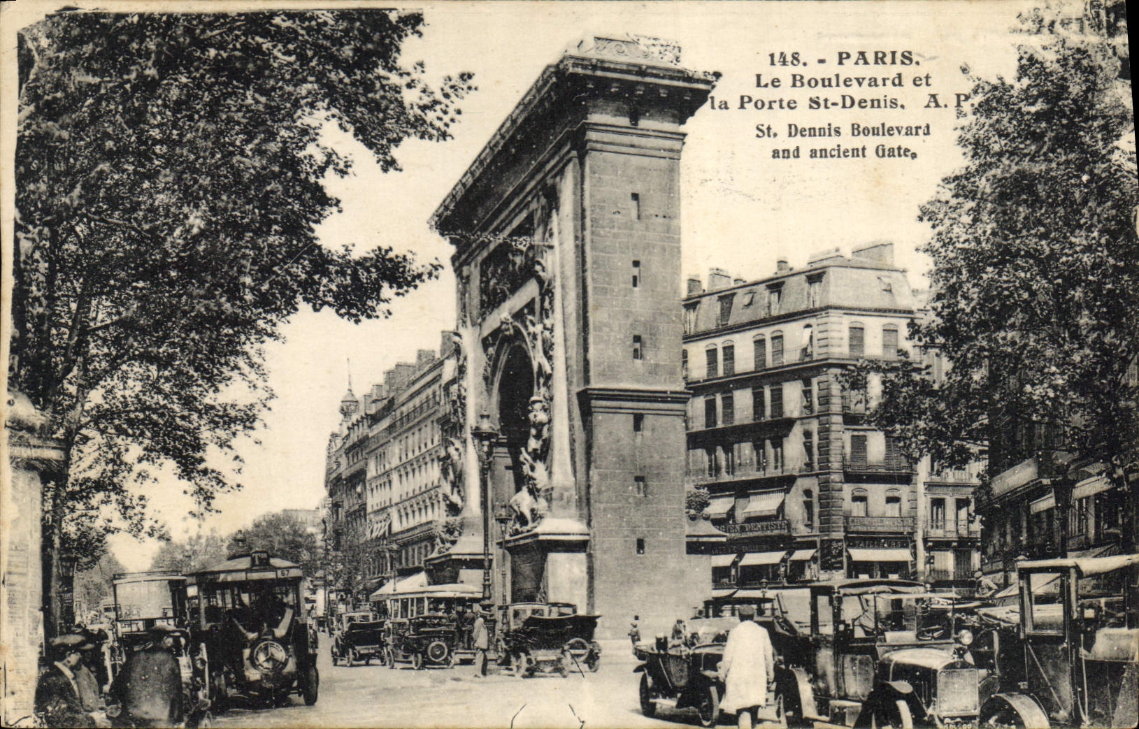 CPA Paris Le Boulevard et la Porte St Denis 