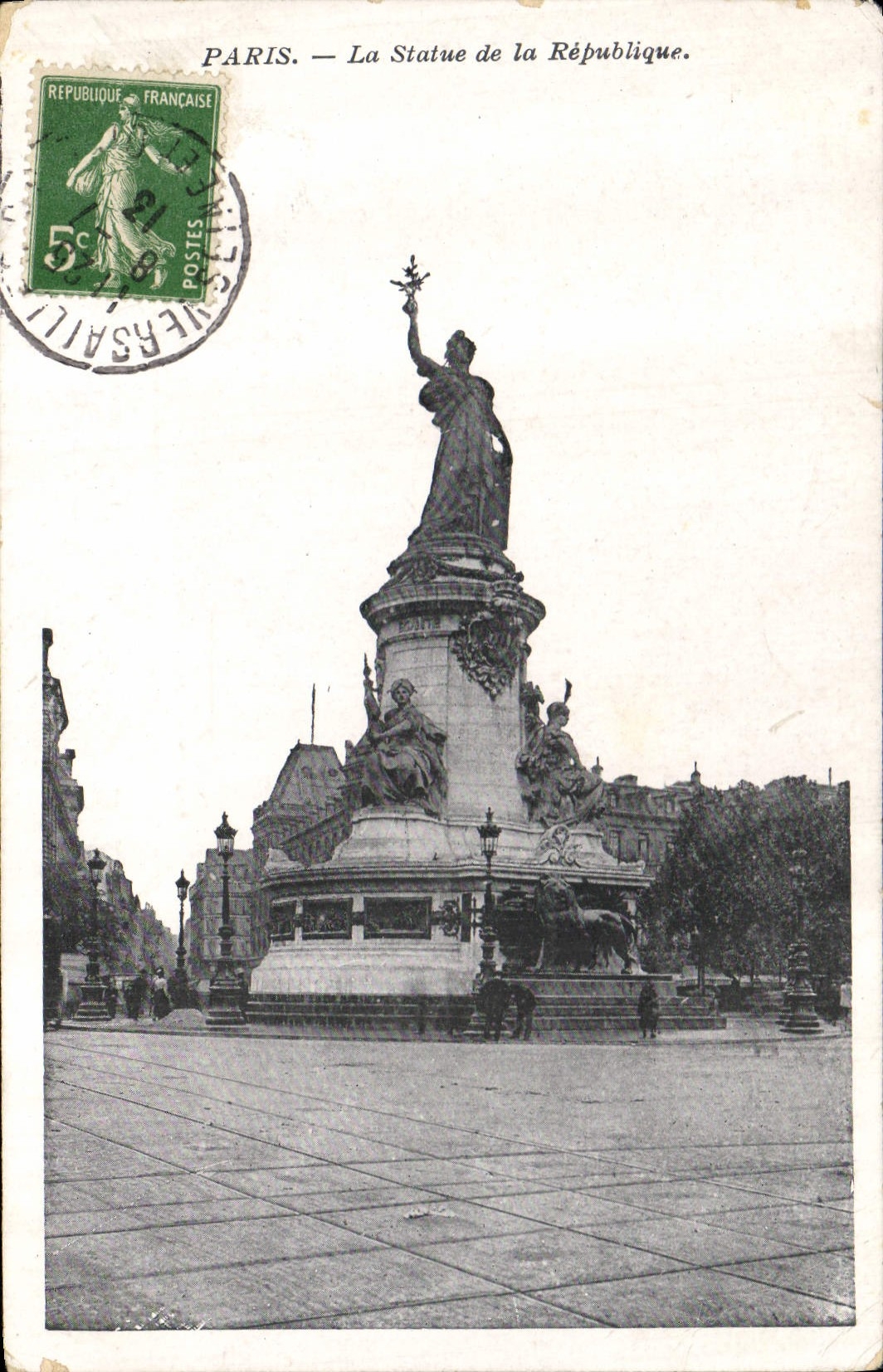 CPA Paris La Statue de la Republique 